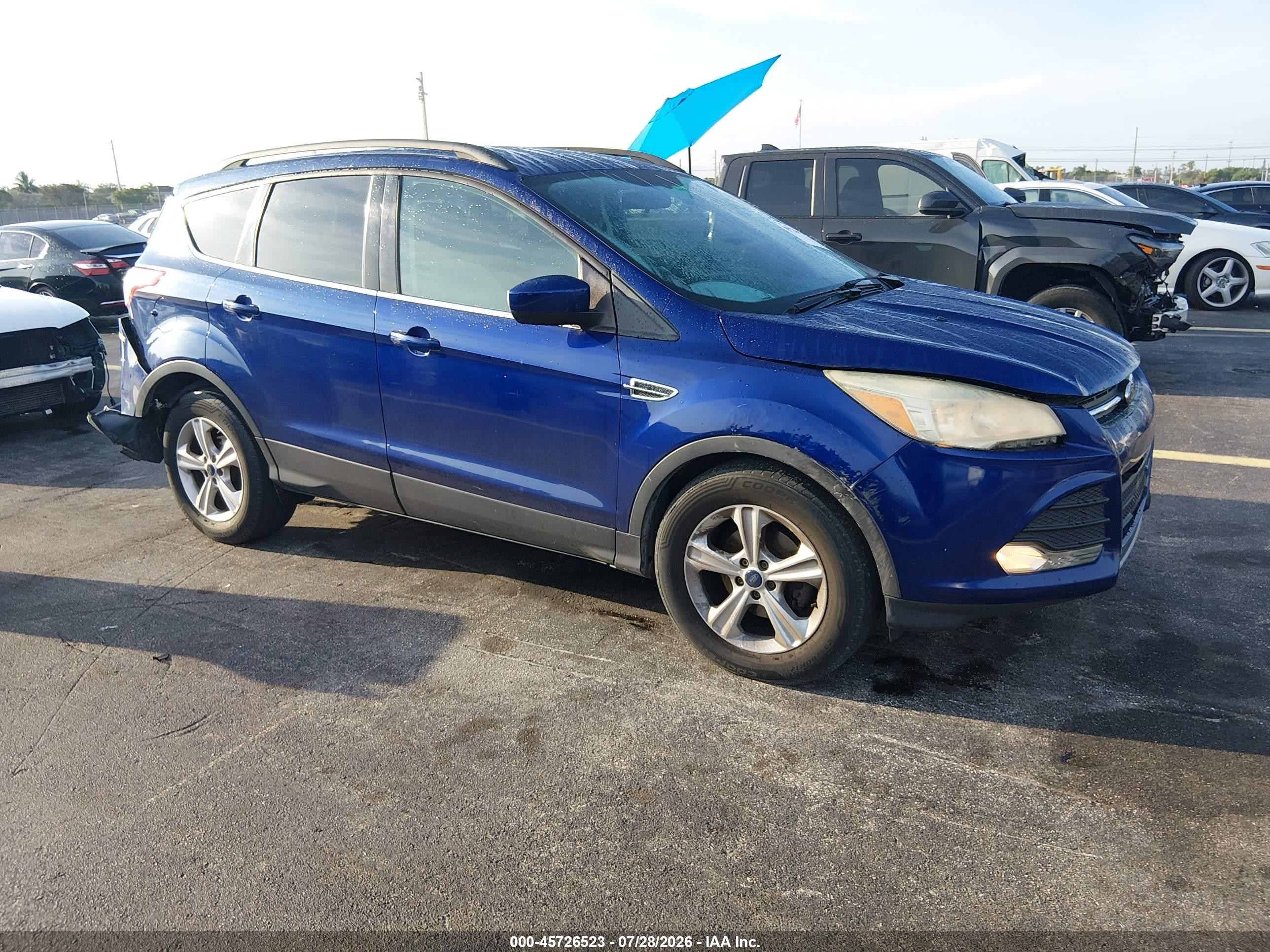 2015 Ford Escape SE, VIN 1FMCU0GX7FUA94668 — Side