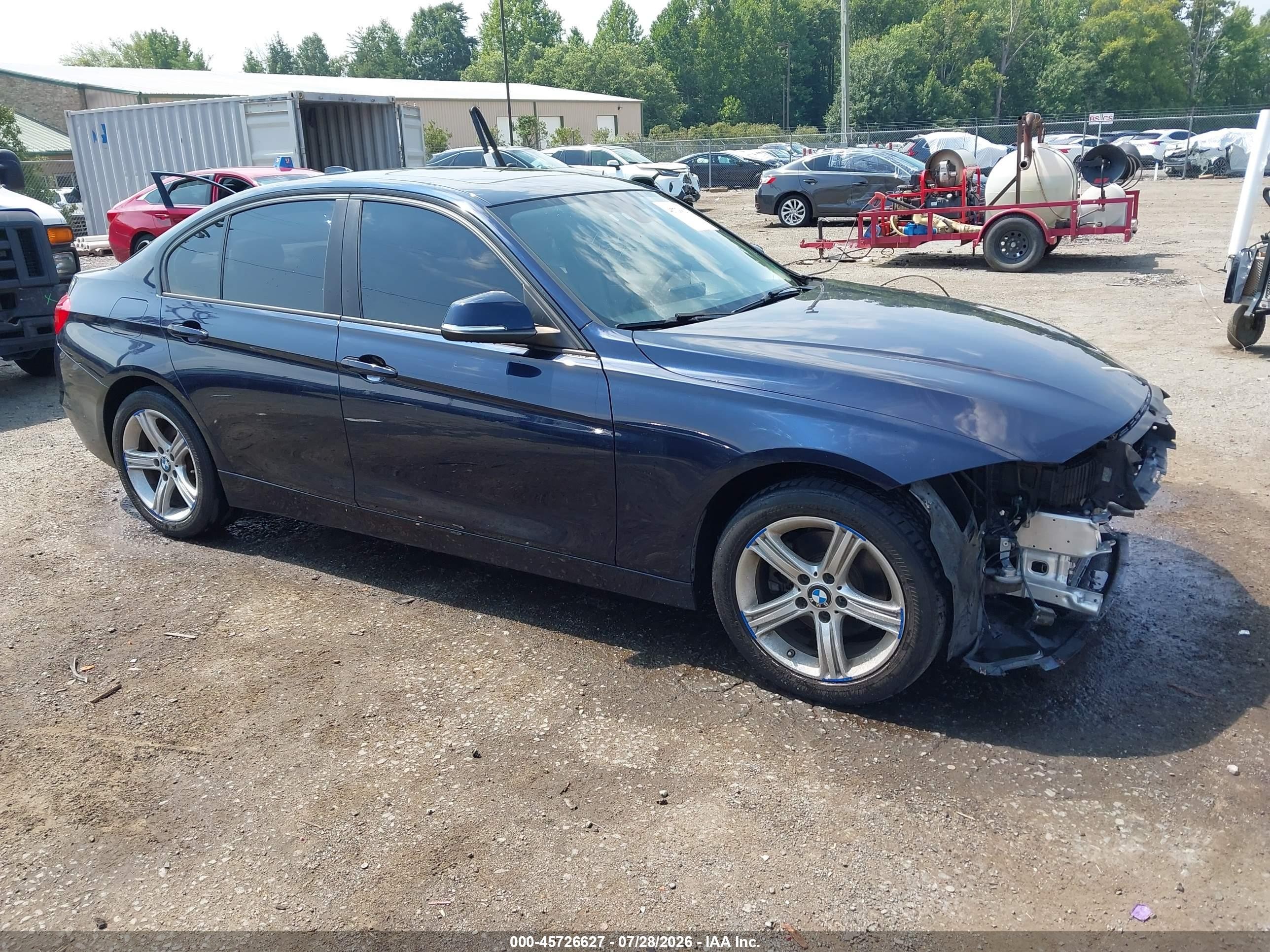 2014 BMW 3 Series 320i, VIN WBA3B1C53EK134109 — Front end