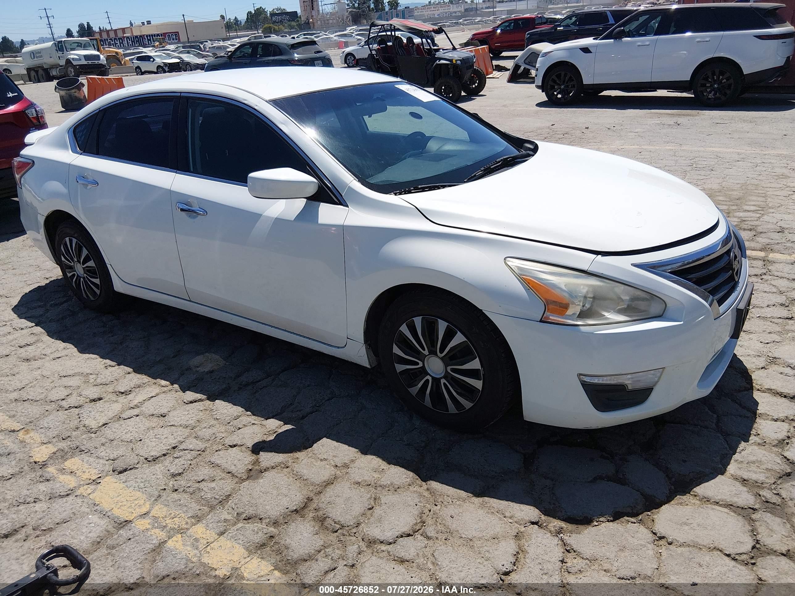 2015 Nissan Altima S, VIN 1N4AL3AP4FN891288 — Side
