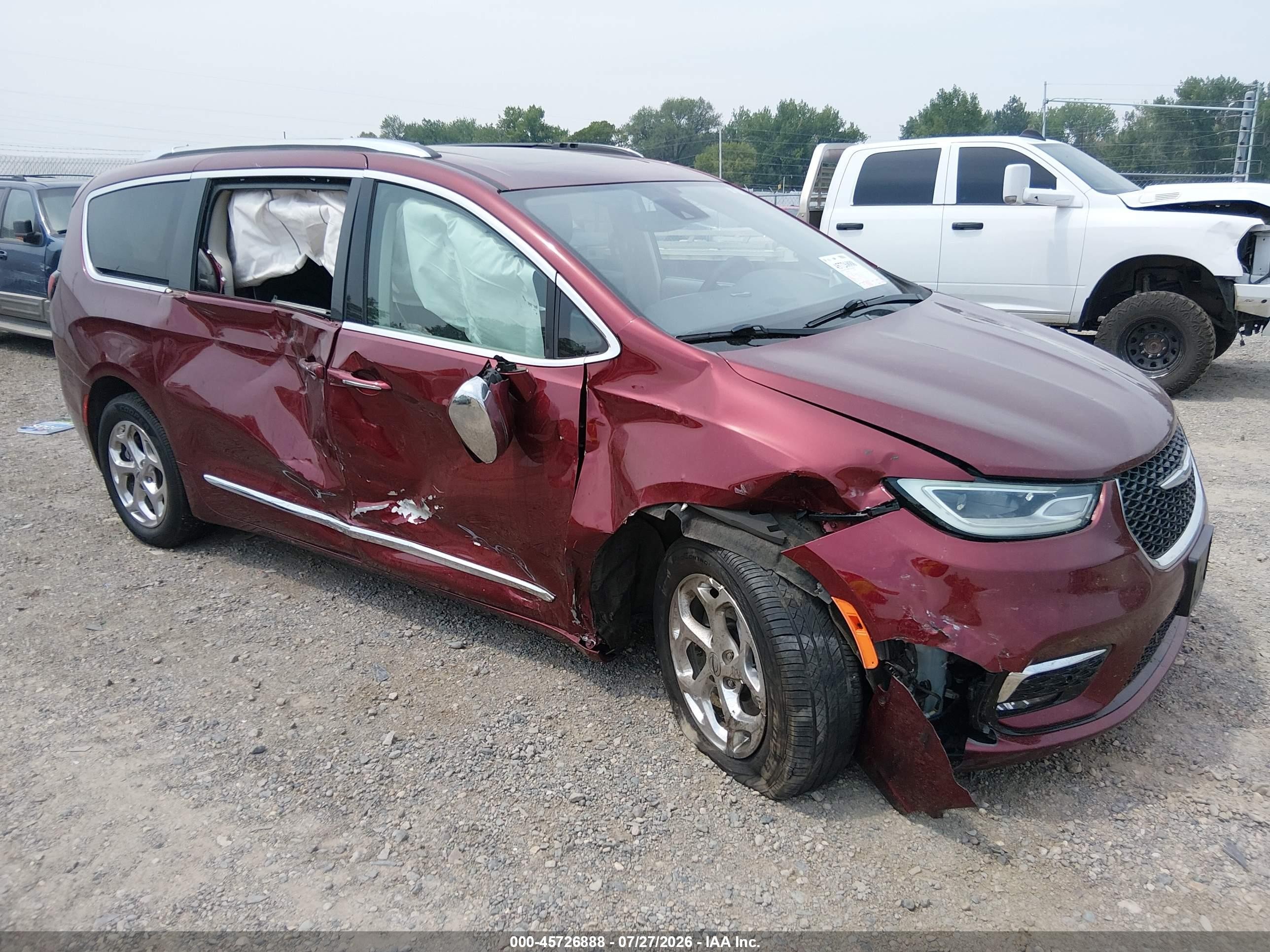 2021 Chrysler Pacifica Limited, VIN 2C4RC3GG1MR545249 — Side
