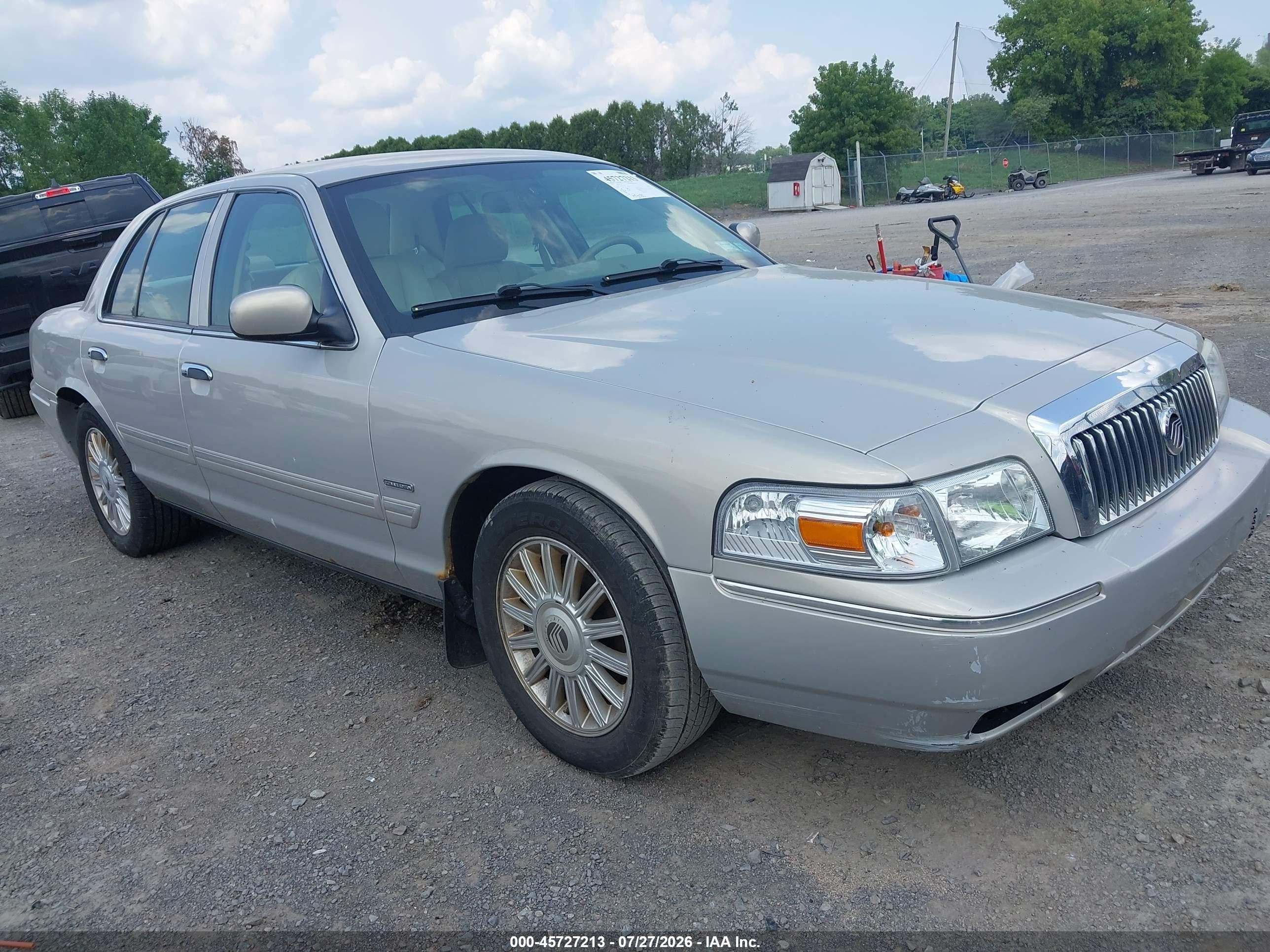 2010 Mercury Grand Marquis LS, VIN 2MEBM7FV5AX637704 — Front end