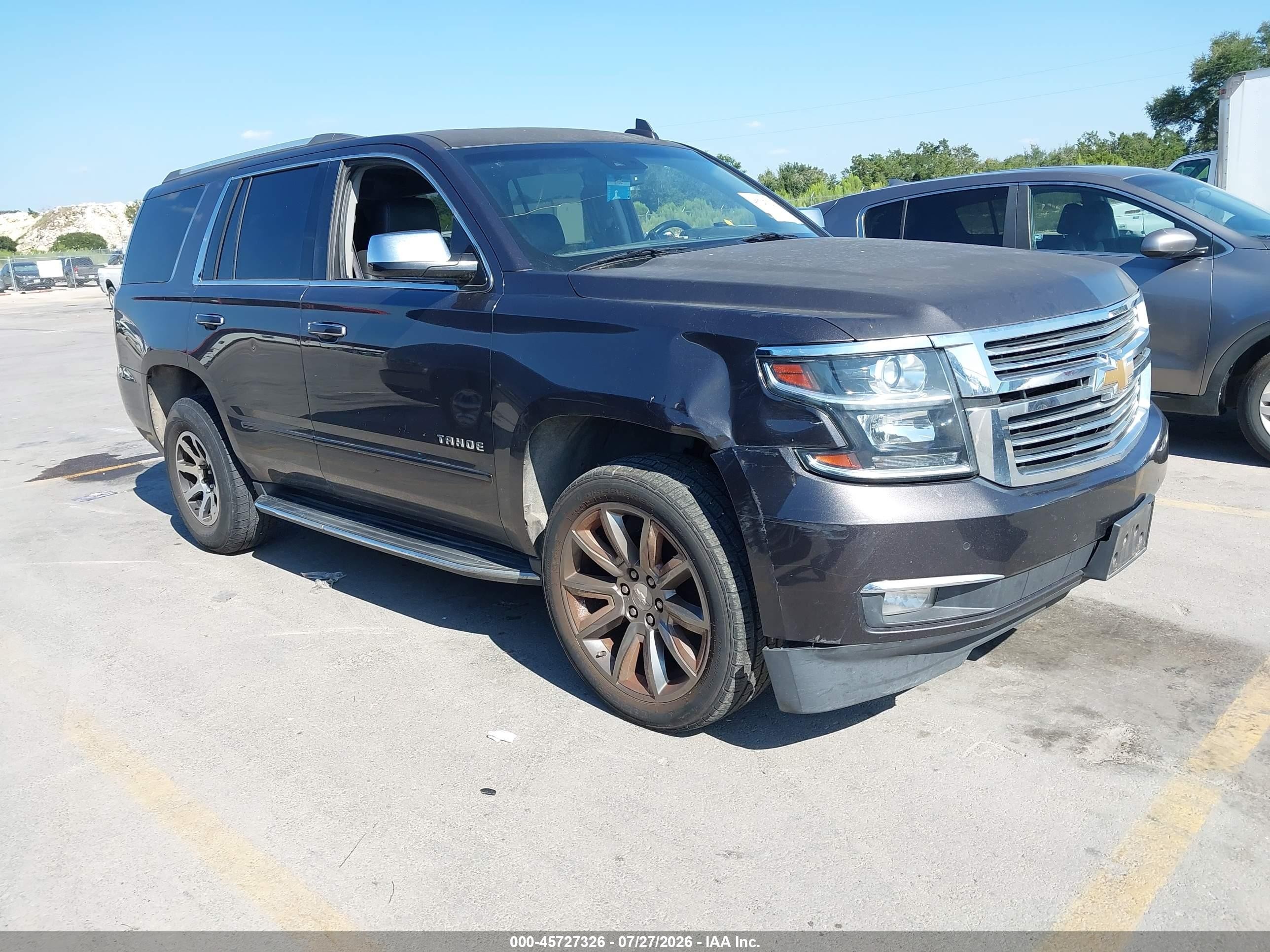 2017 Chevrolet Tahoe Premier, VIN 1GNSCCKC5HR344575 — Normal wear