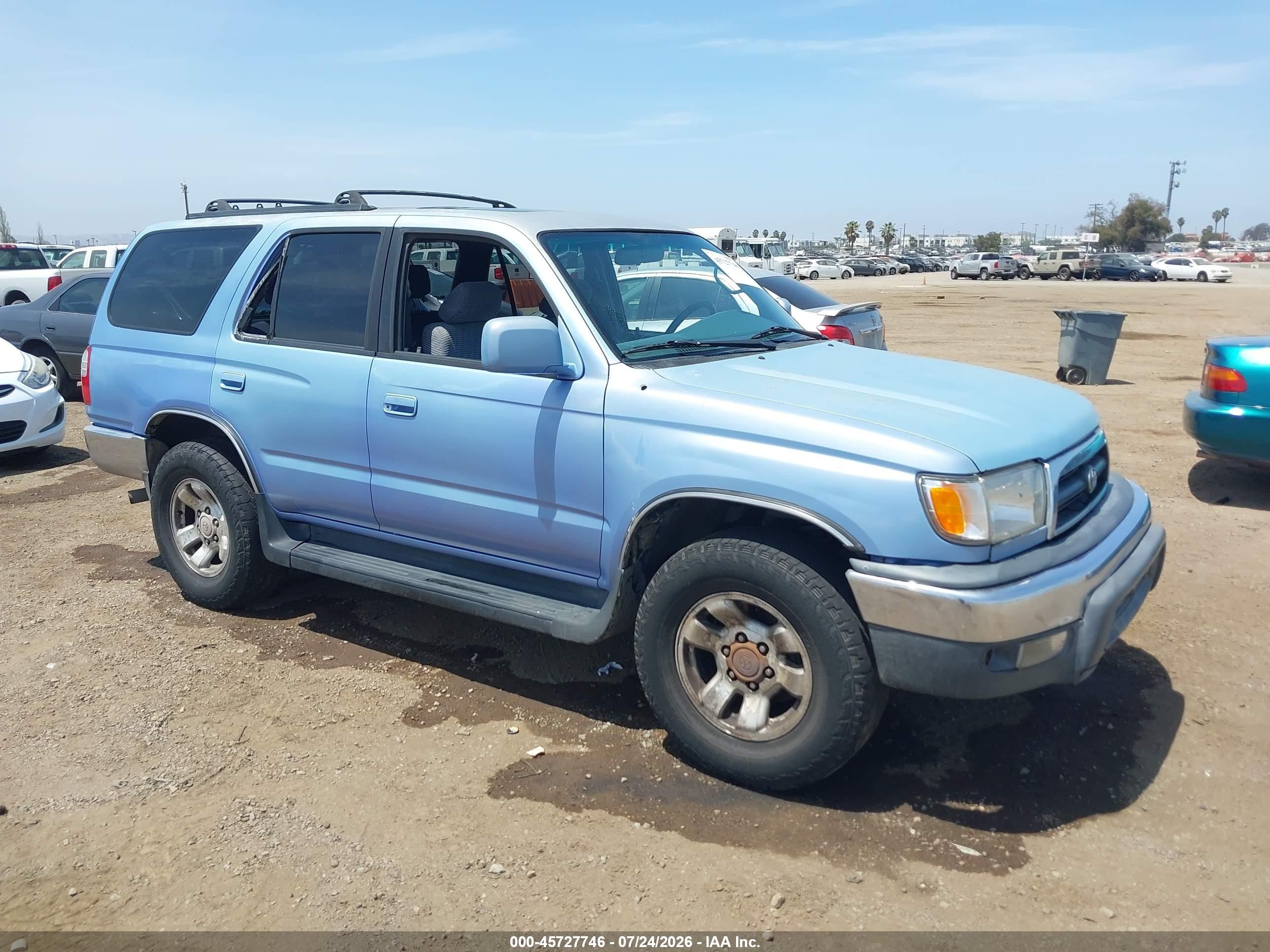 1997 Toyota 4Runner SR5, VIN JT3GN86R0V0054155 — Normal wear