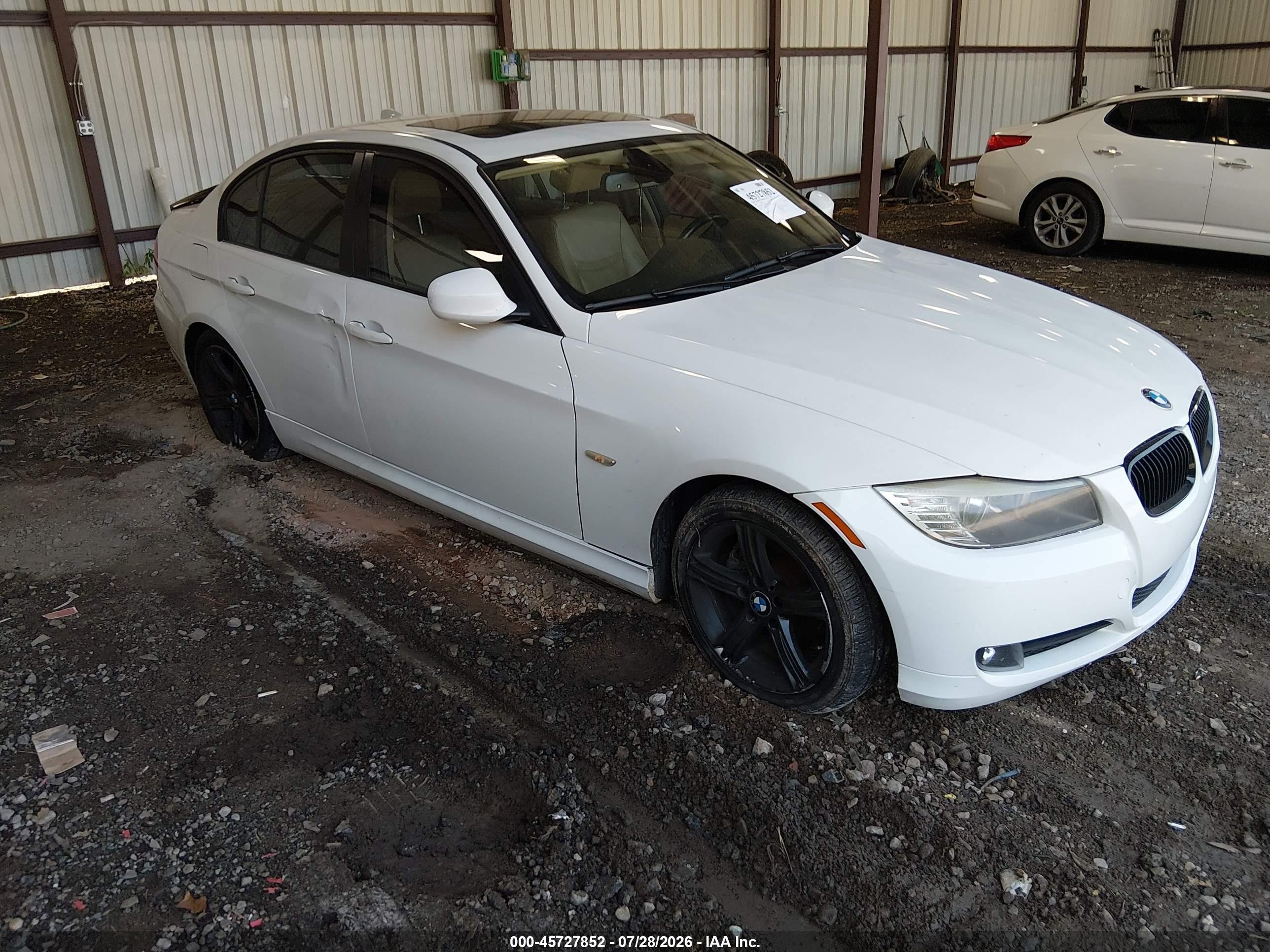 2011 BMW 3 Series 328i, VIN WBAPH7C55BE851737 — Side