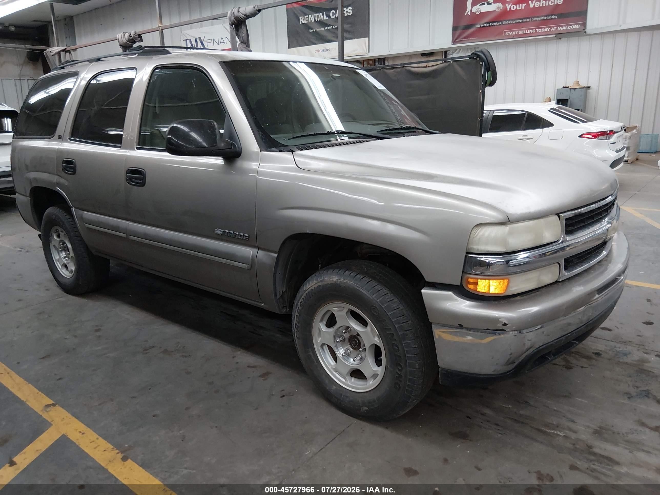 2000 Chevrolet Tahoe LS, VIN 1GNEK13T3YJ159541 — Rear end