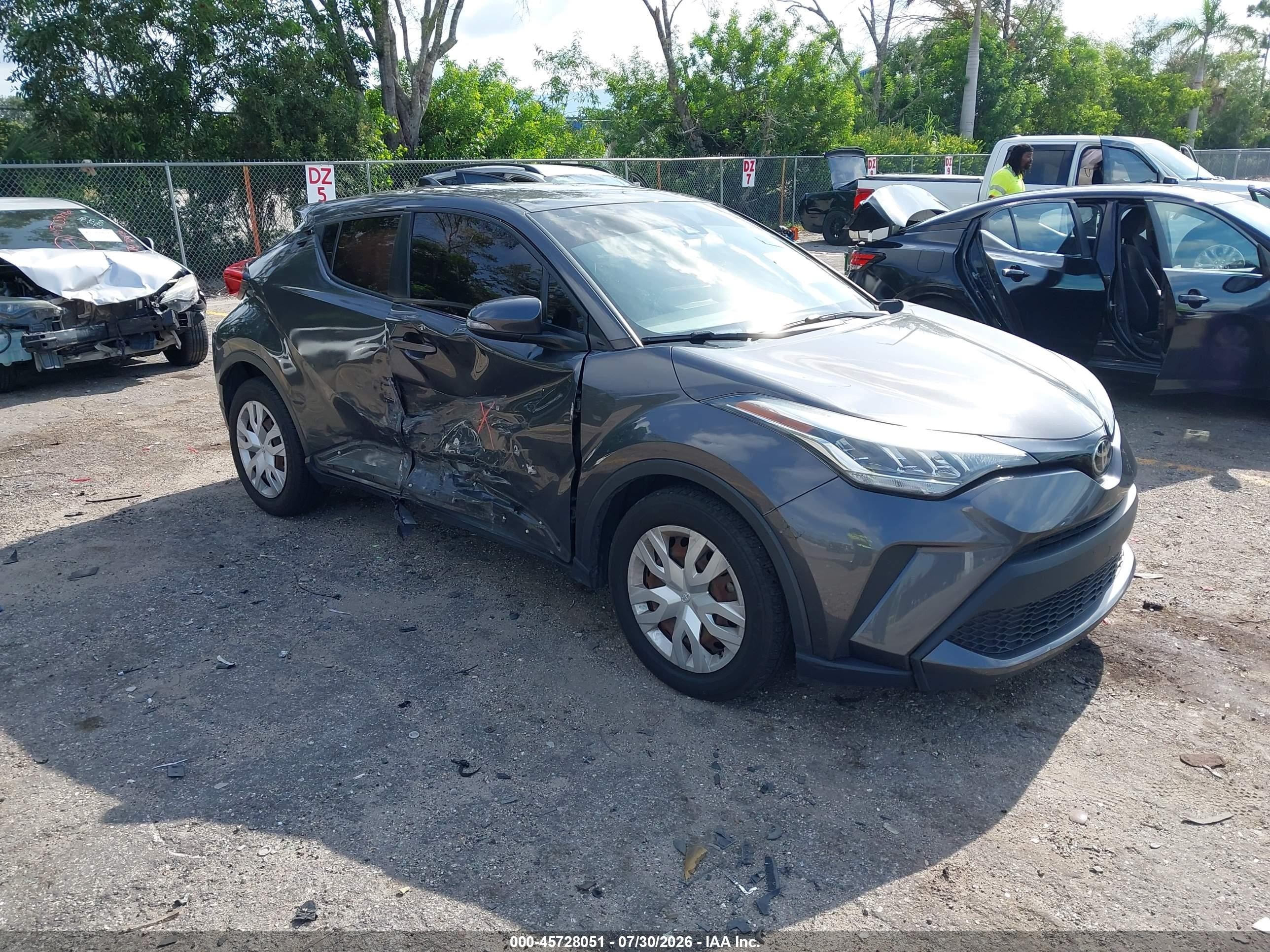 2021 Toyota C-HR XLE, VIN NMTKHMBX1MR126145 — Side
