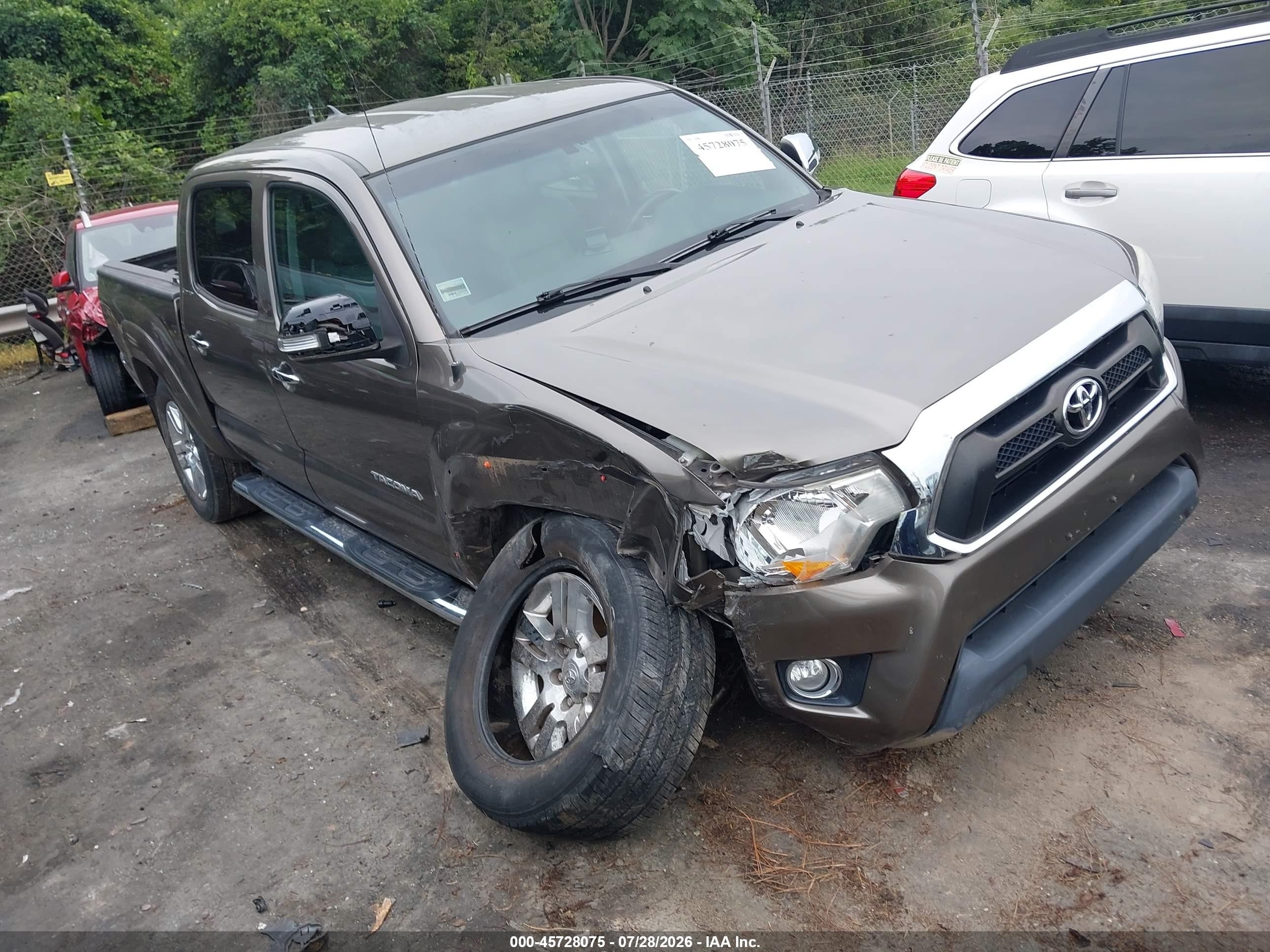 2013 Toyota Tacoma, VIN 5TFLU4EN9DX053855 — Перед
