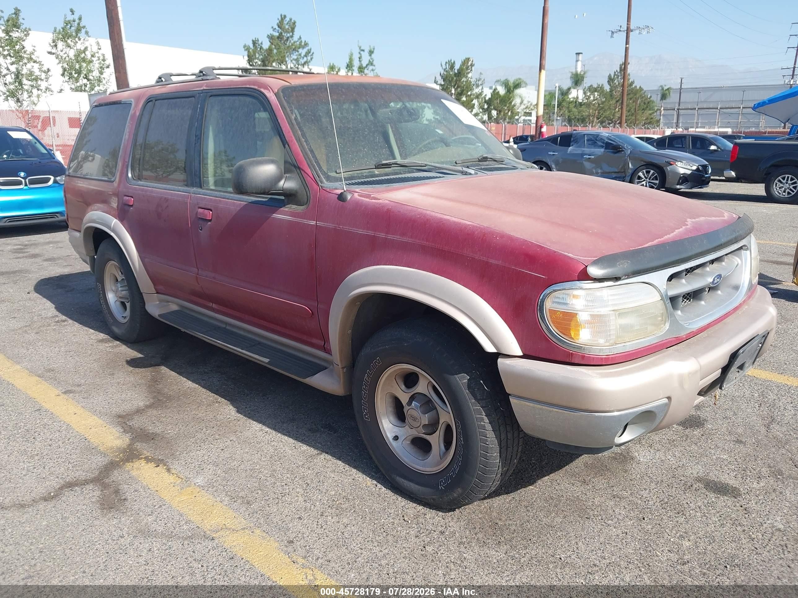 2000 Ford Explorer Eddie Bauer, VIN 1FMDU74EXYZB41875 — Normal wear