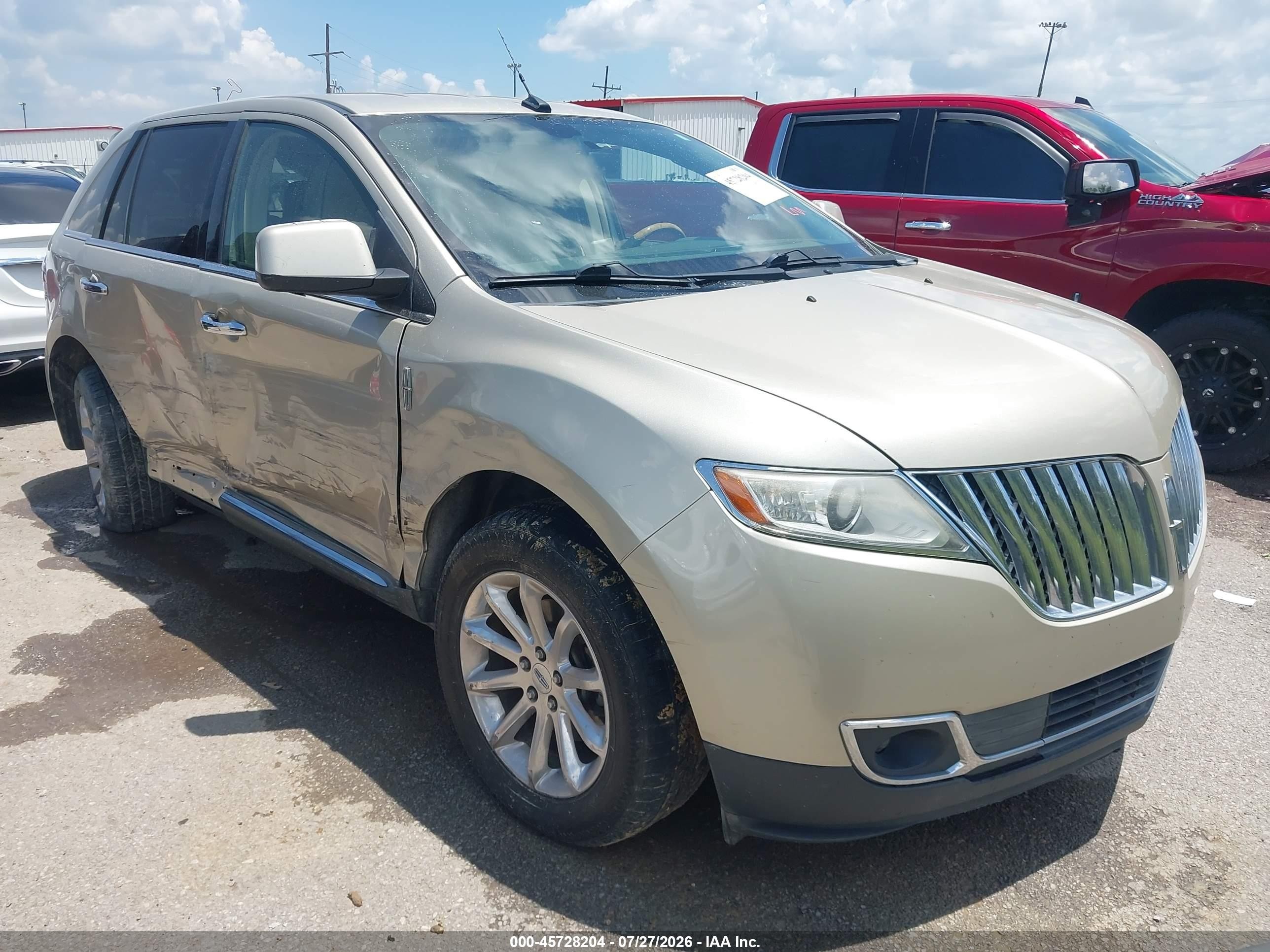 2011 Lincoln MKX, VIN 2LMDJ6JK8BBJ12774 — Side