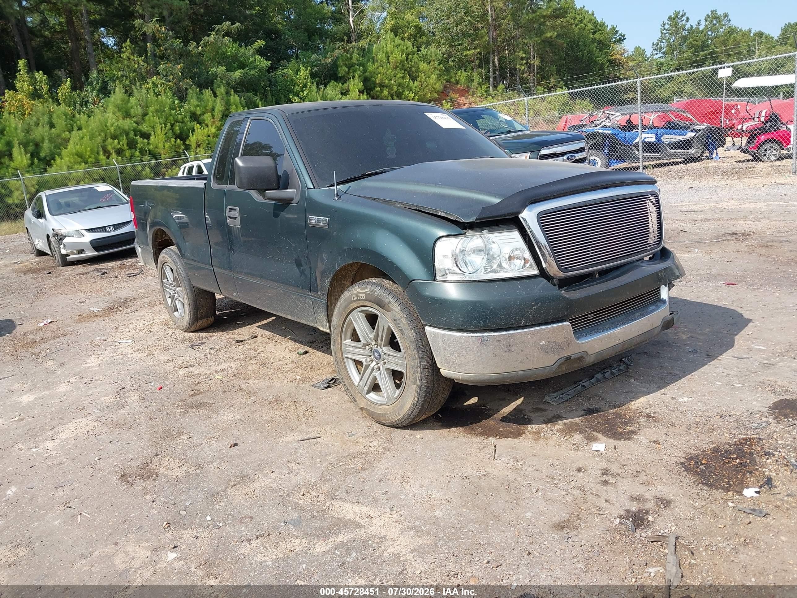 2004 Ford F-150 XL, VIN 1FTRF12W34NB71346 — Перед