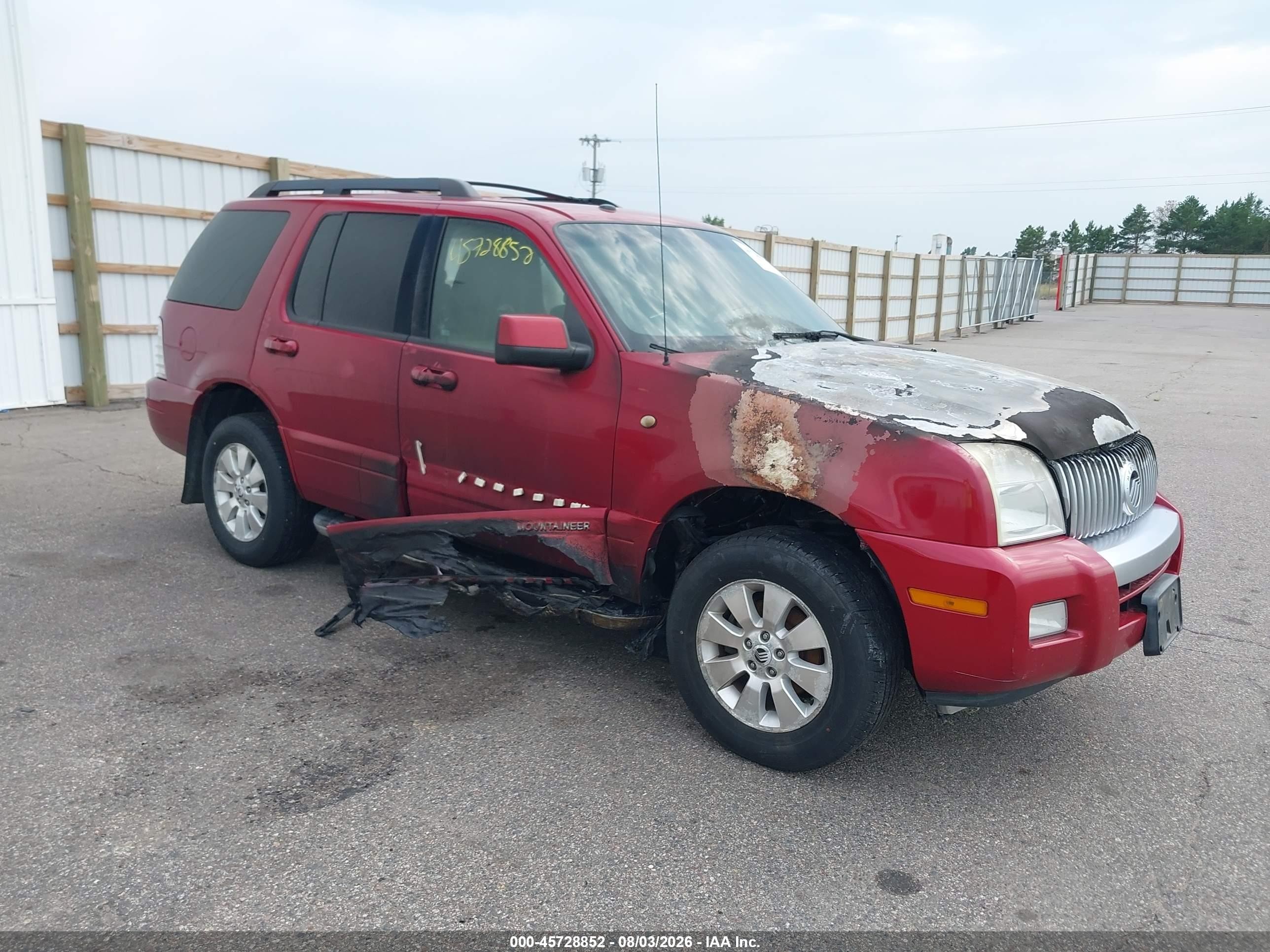 2010 Mercury Mountaineer, VIN 4M2EN4HE2AUJ05416 — Пожар в моторном отсеке
