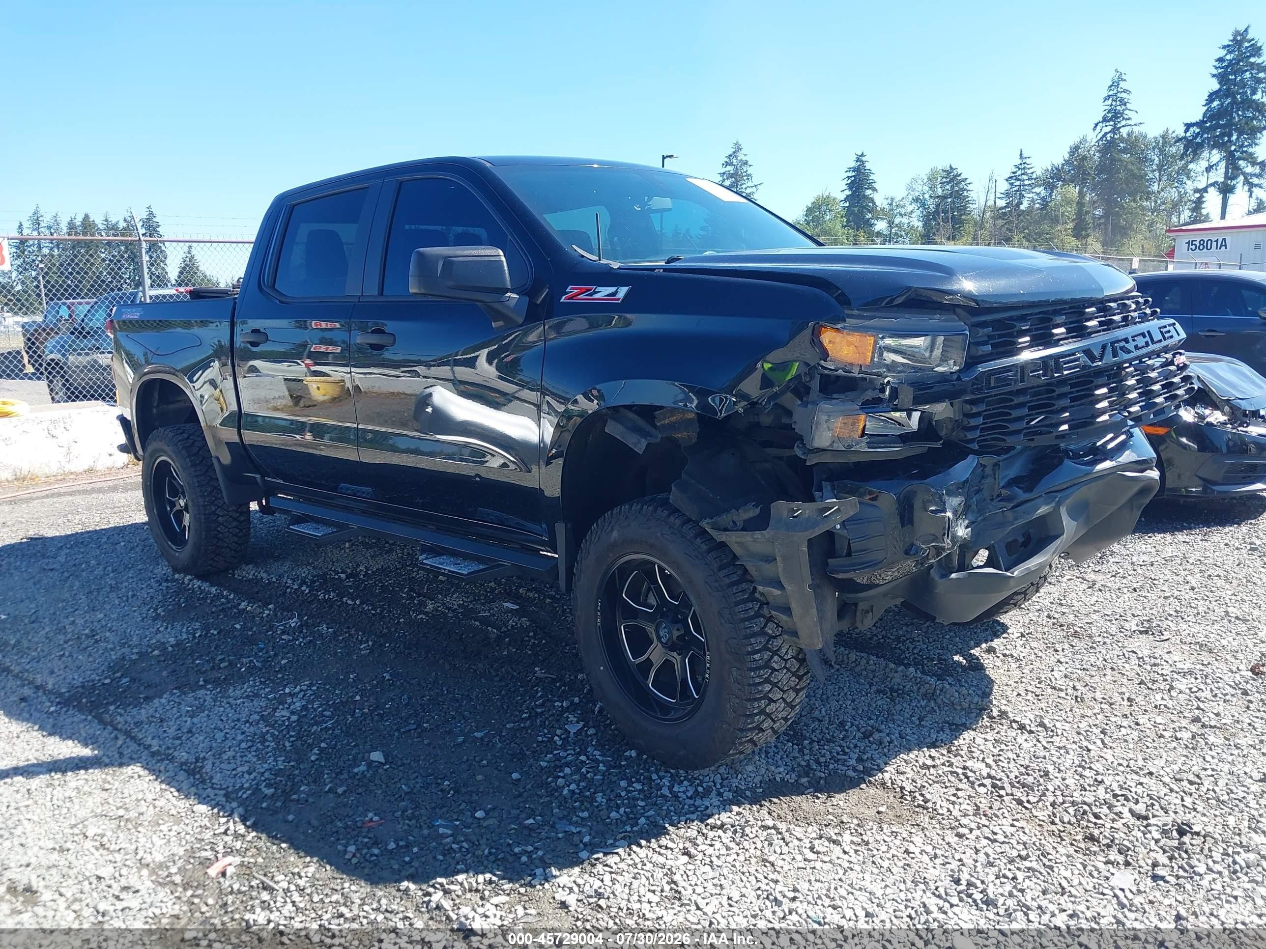 2019 Chevrolet Silverado 1500 Custom Trail Boss, VIN 1GCPYCEF0KZ411953 — Front end