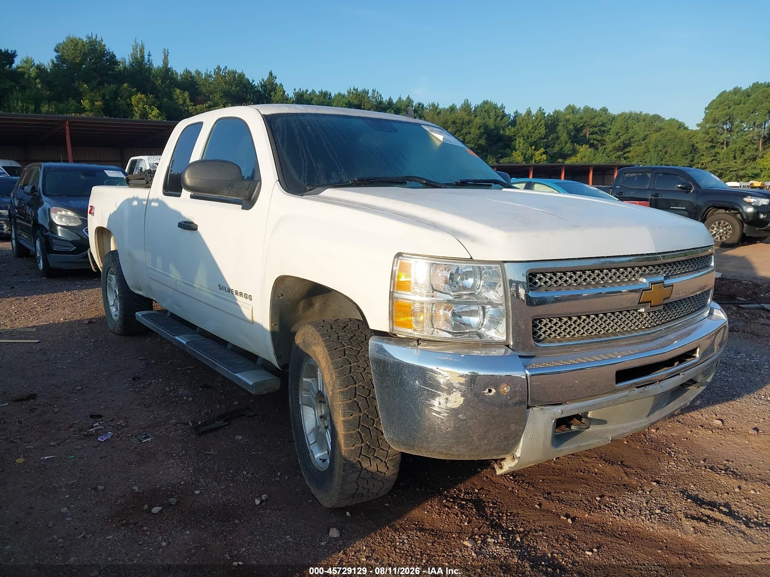2013 Chevrolet Silverado 1500 LT, VIN 1GCRKSE74DZ363180 — Normal wear