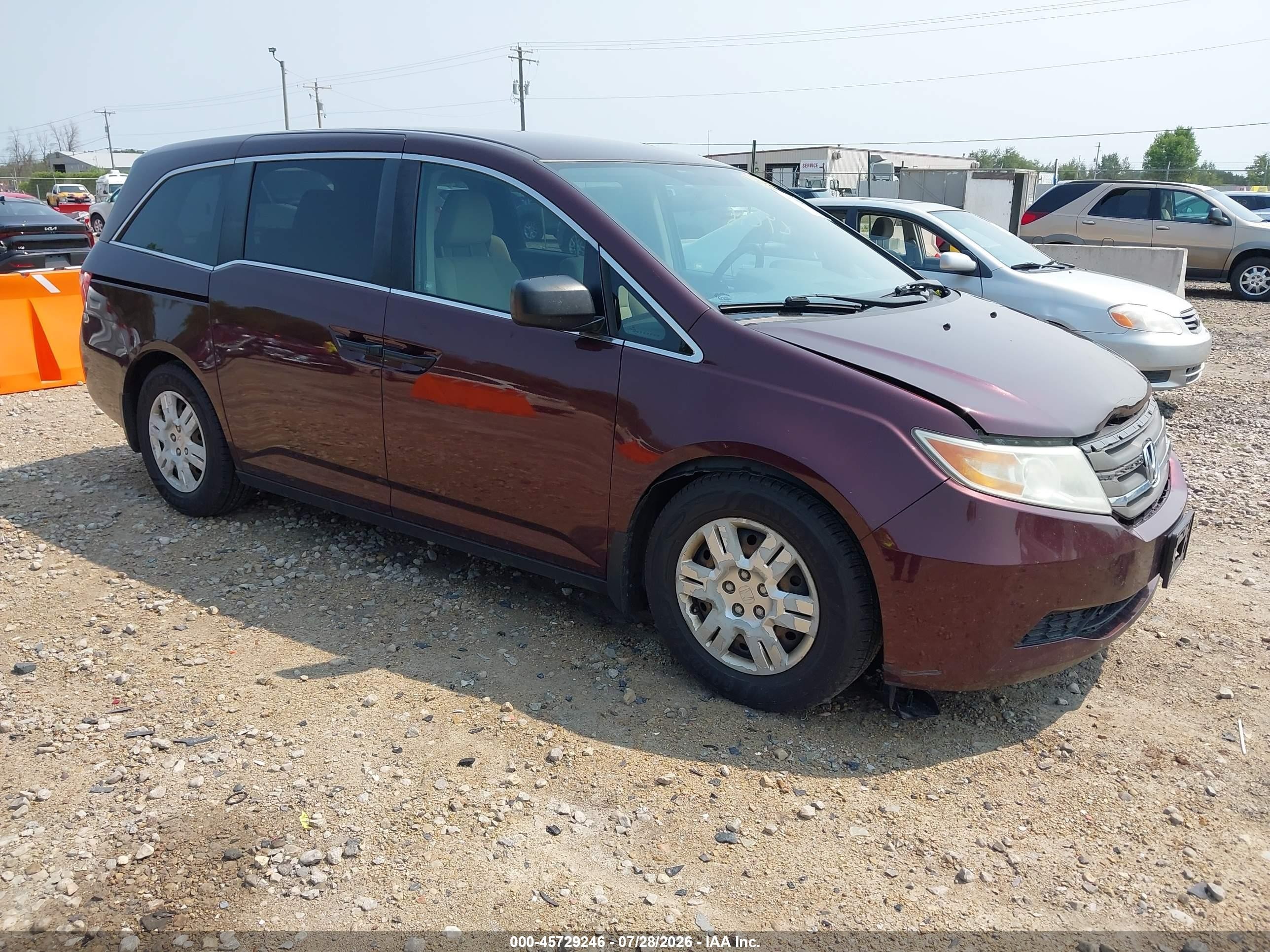 2011 Honda Odyssey LX, VIN 5FNRL5H21BB036687 — Front end