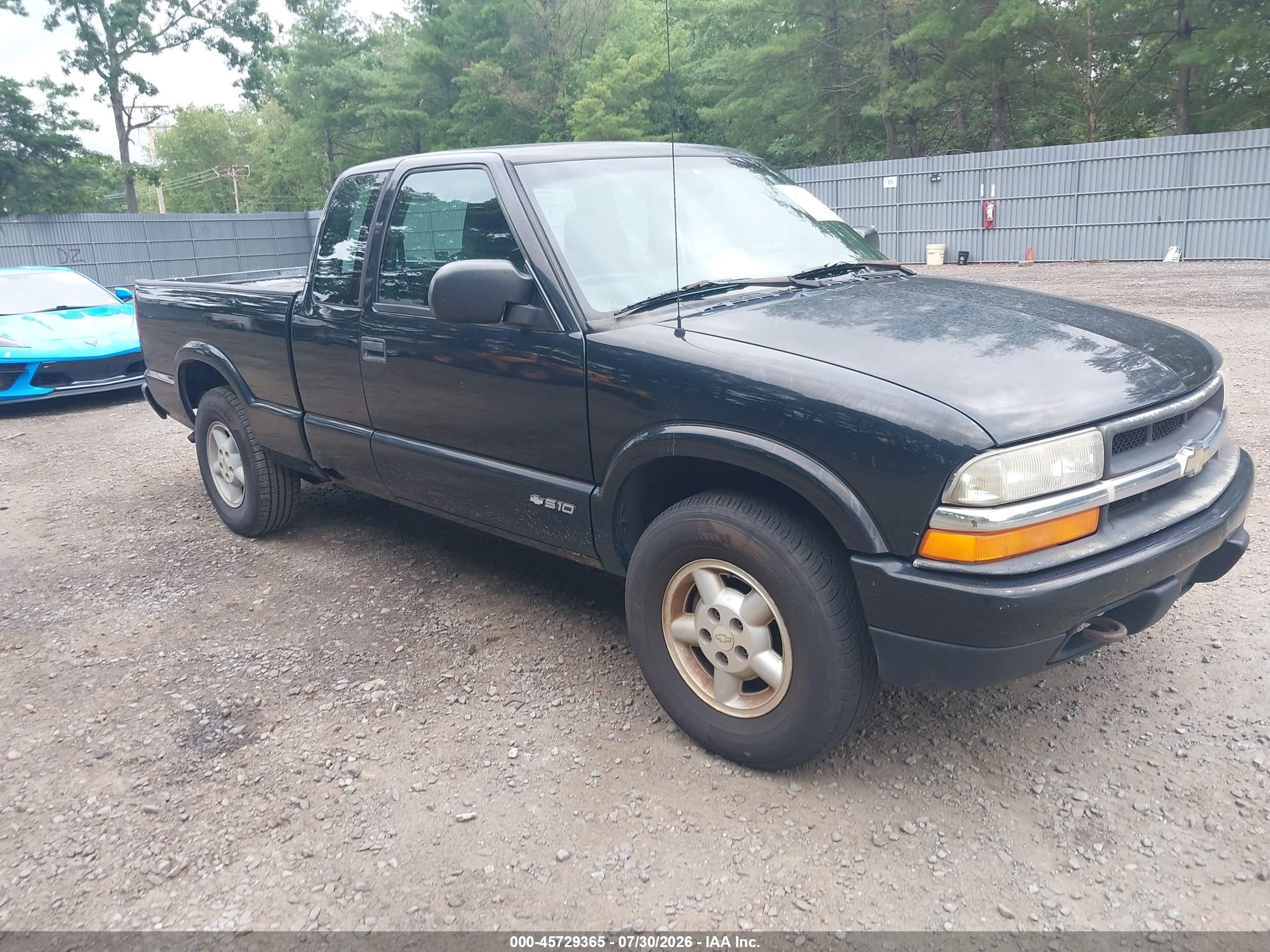 2000 Chevrolet S-10 LS, VIN 1GCDT19WXY8281971 — Normal wear