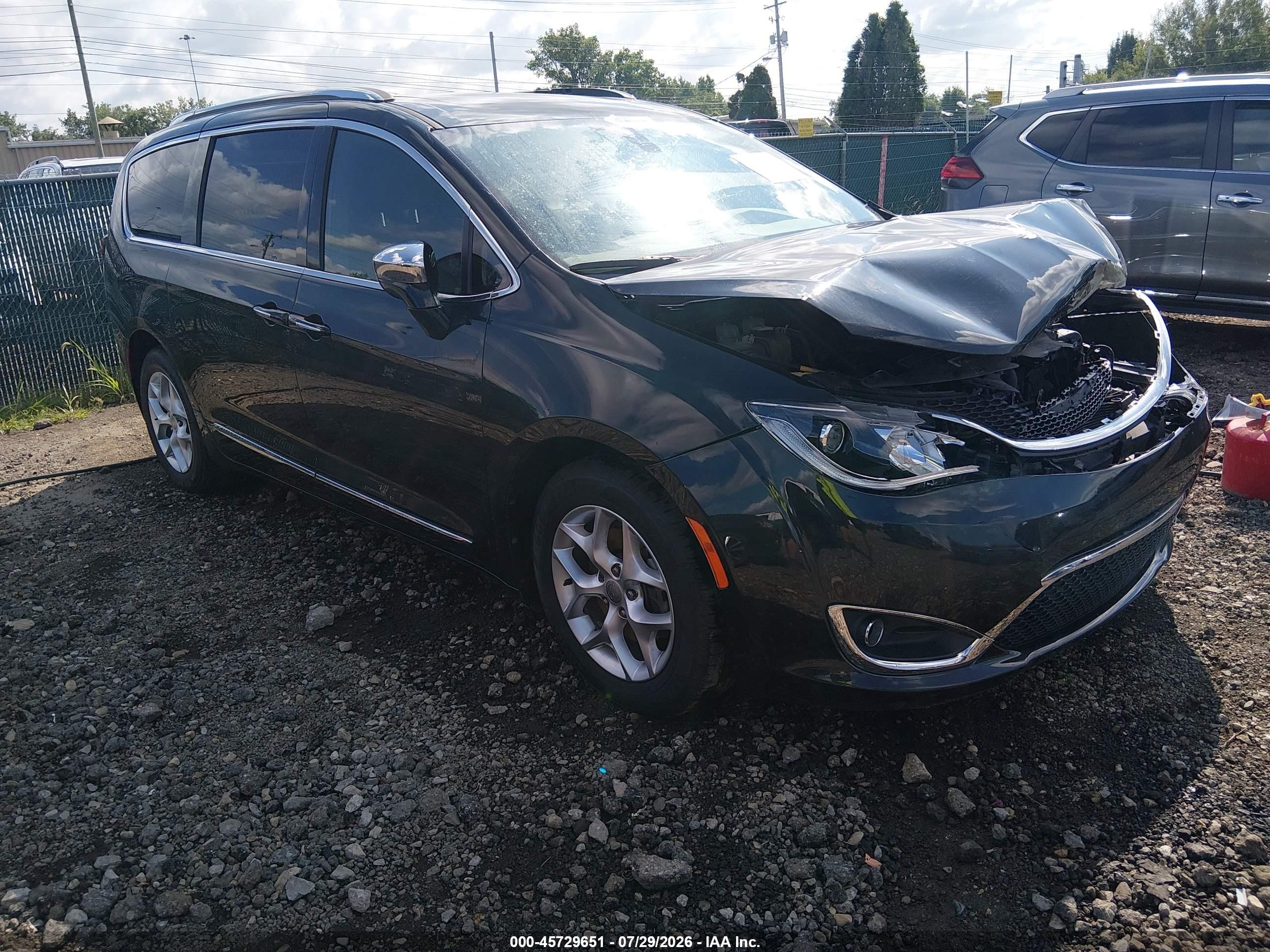 2020 Chrysler Pacifica Limited, VIN 2C4RC1GG6LR279410 — Front end