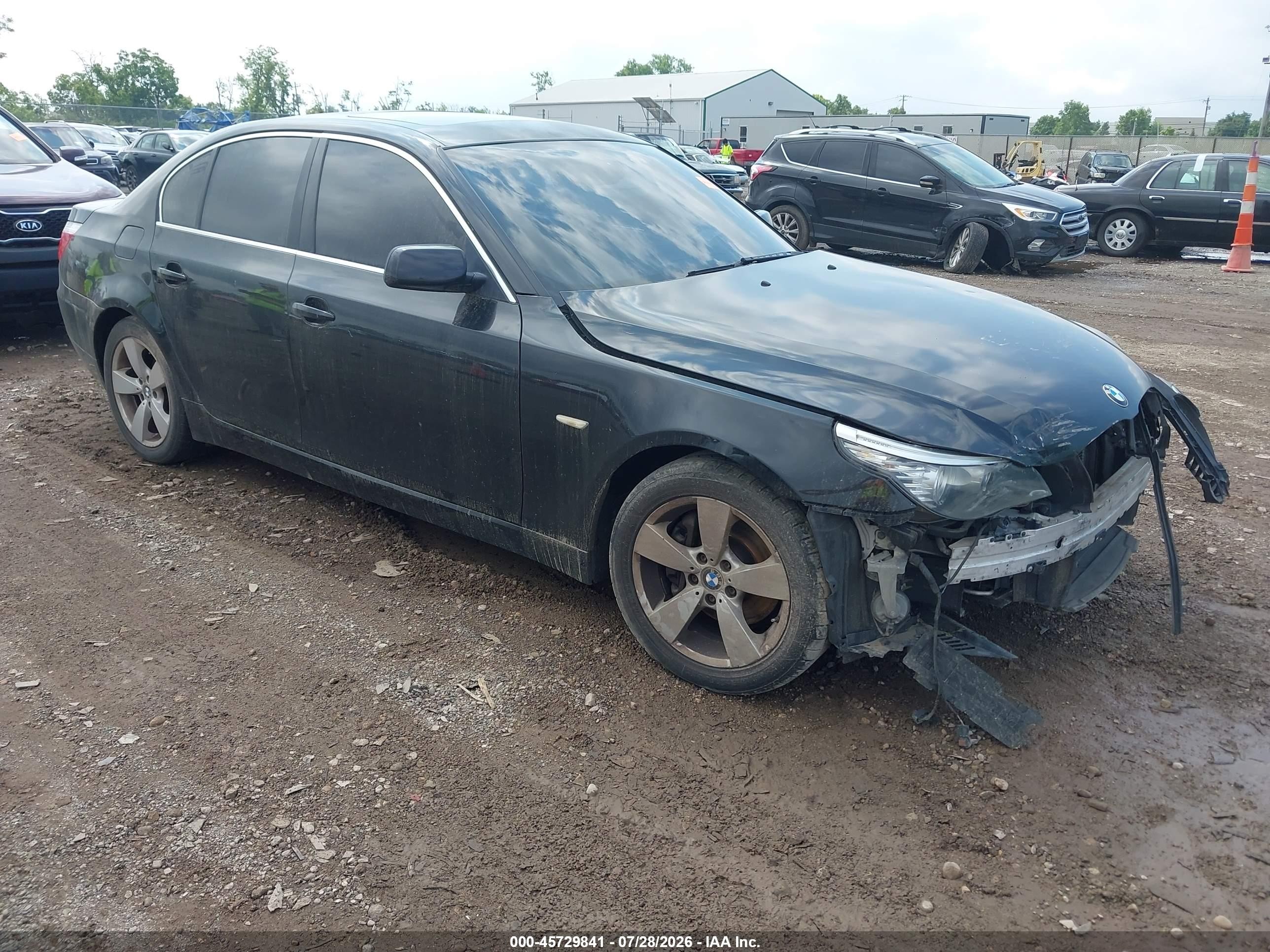 2008 BMW 5 Series 528xi, VIN WBANV13568CZ51475 — Перед