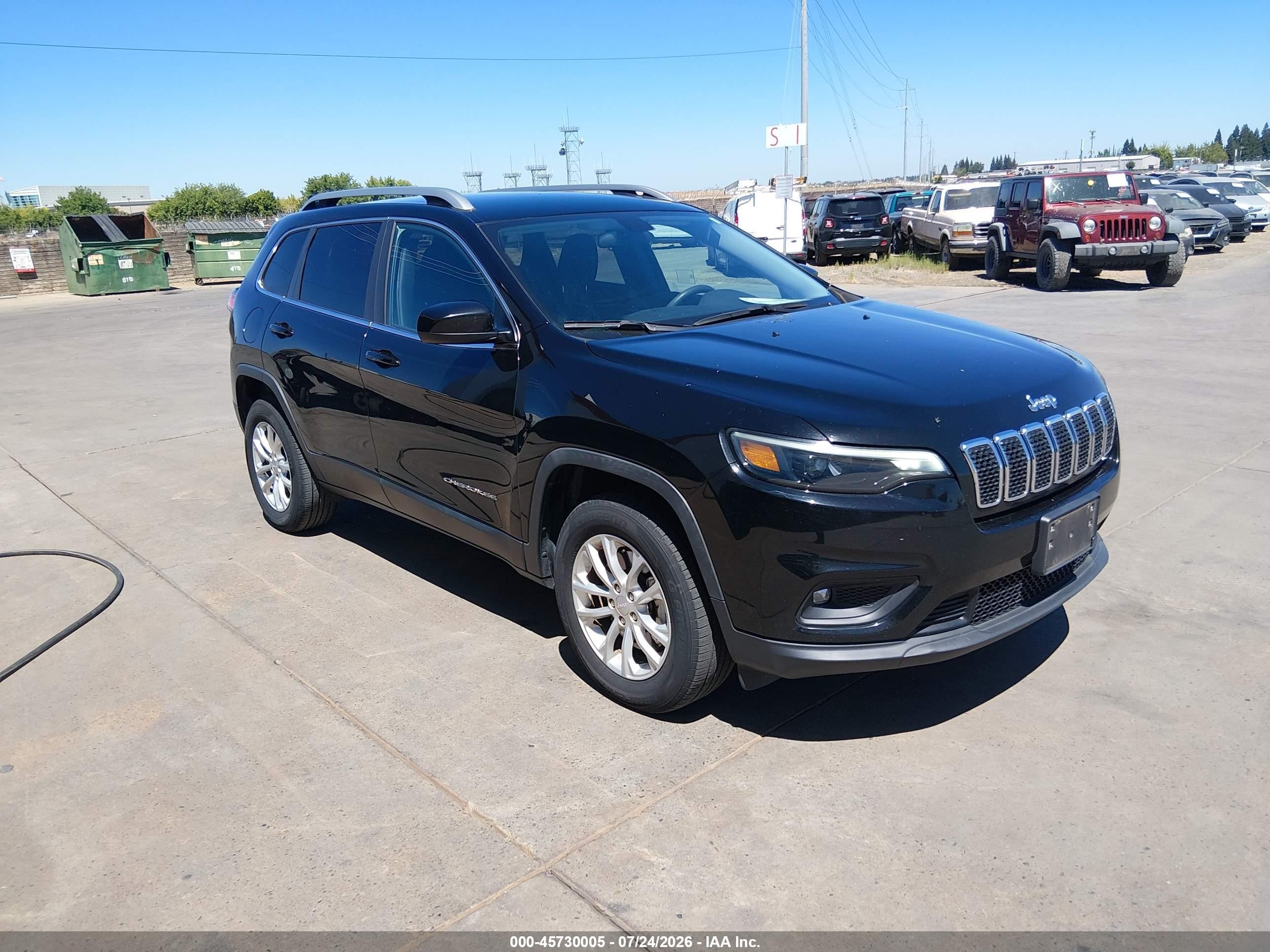 2019 Jeep Cherokee Latitude, VIN 1C4PJMCB7KD458372 — Normal wear