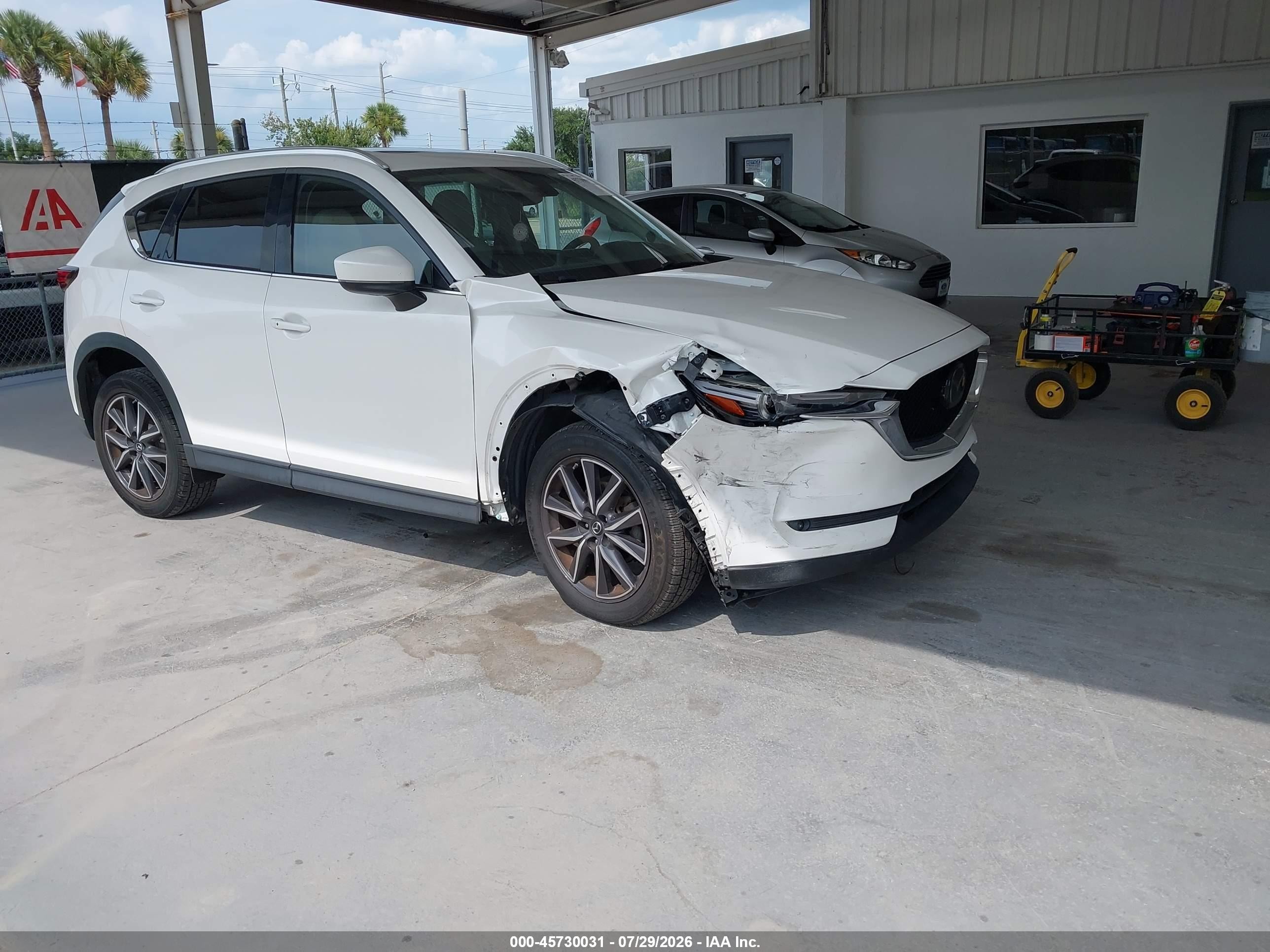 2017 Mazda CX-5 Grand Touring, VIN JM3KFADL0H0153028 — Front end