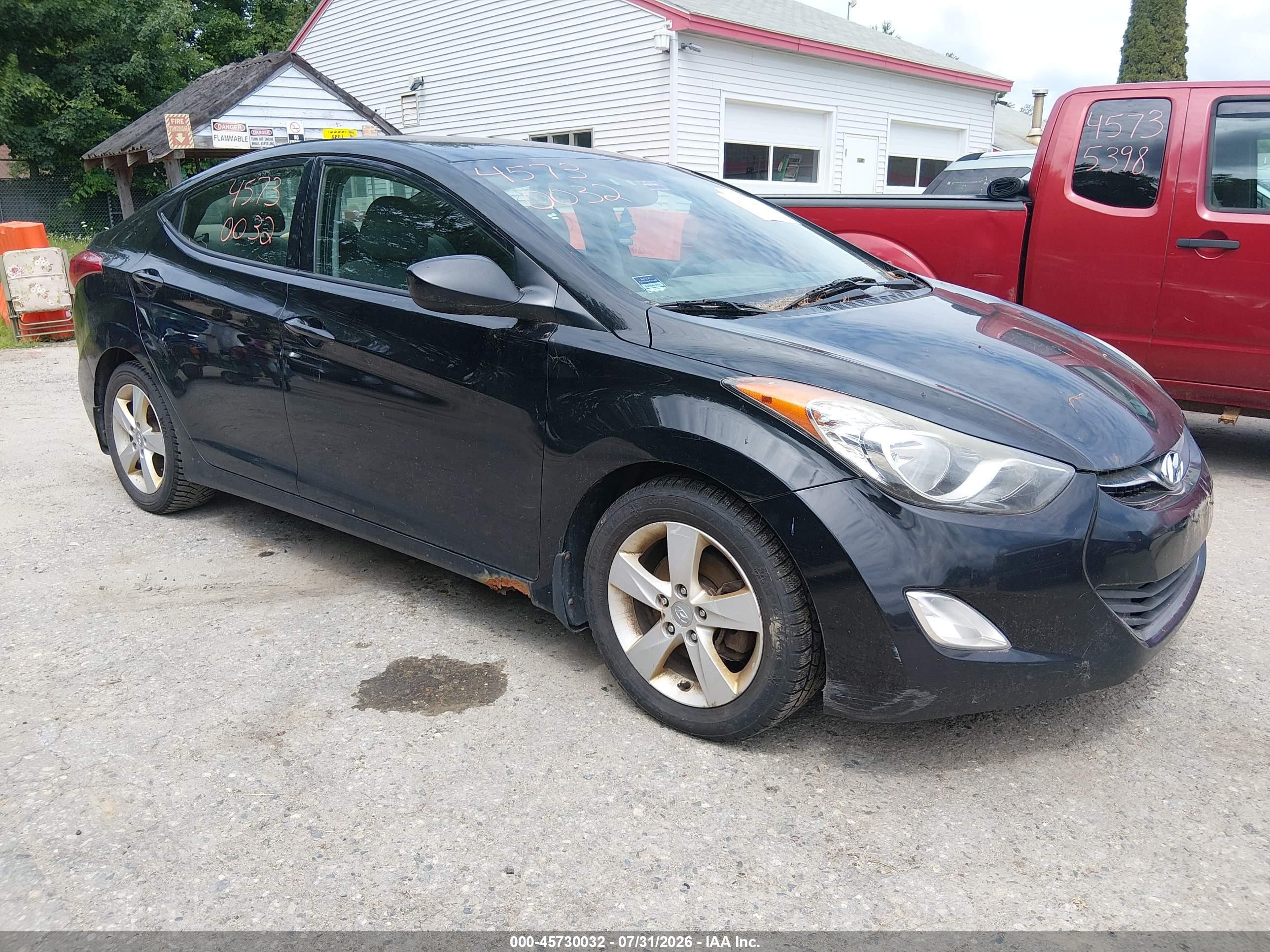 2013 Hyundai Elantra GLS, VIN 5NPDH4AE0DH280071 — Normal wear