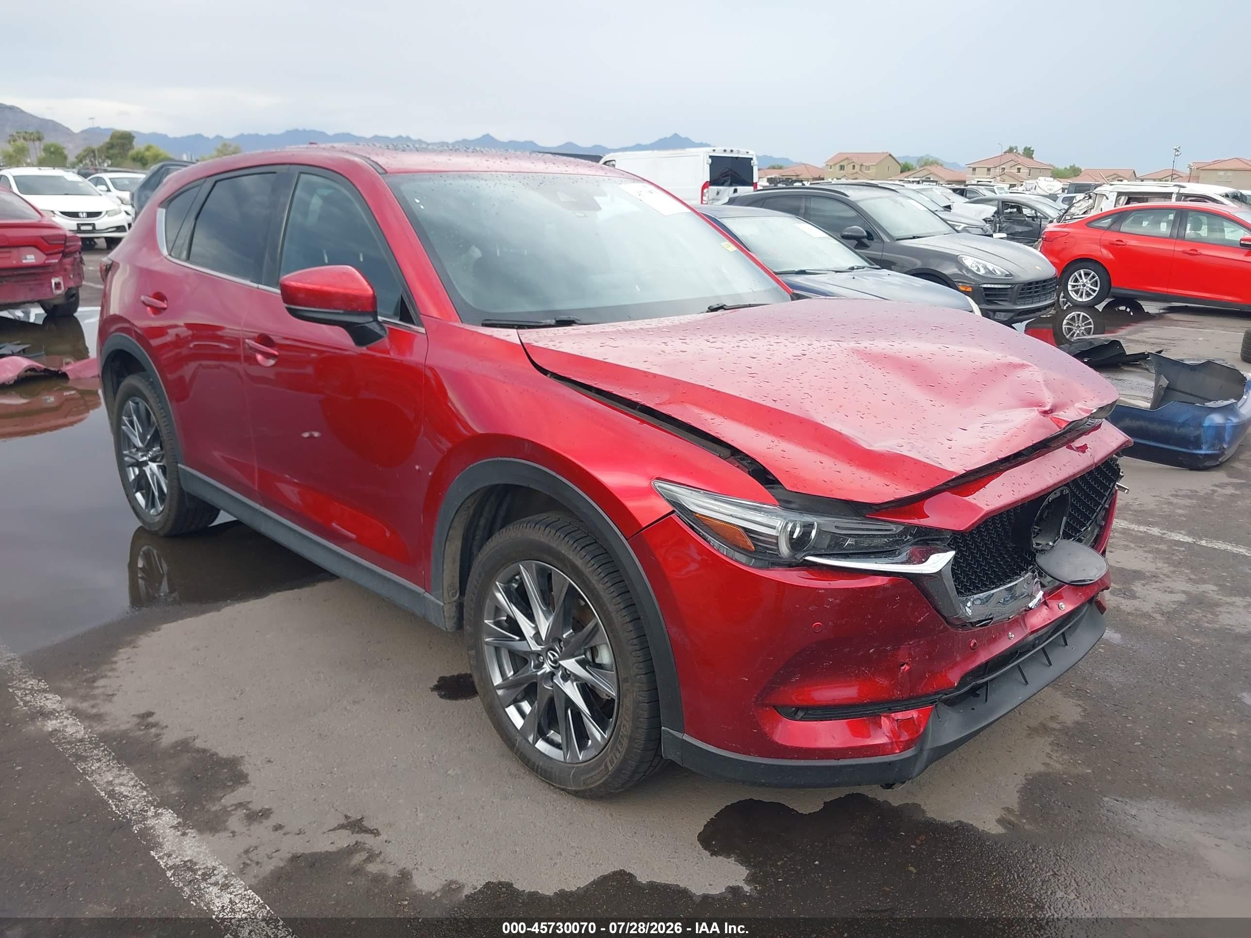 2020 Mazda CX-5 Signature, VIN JM3KFBEY5L0755268 — Front end