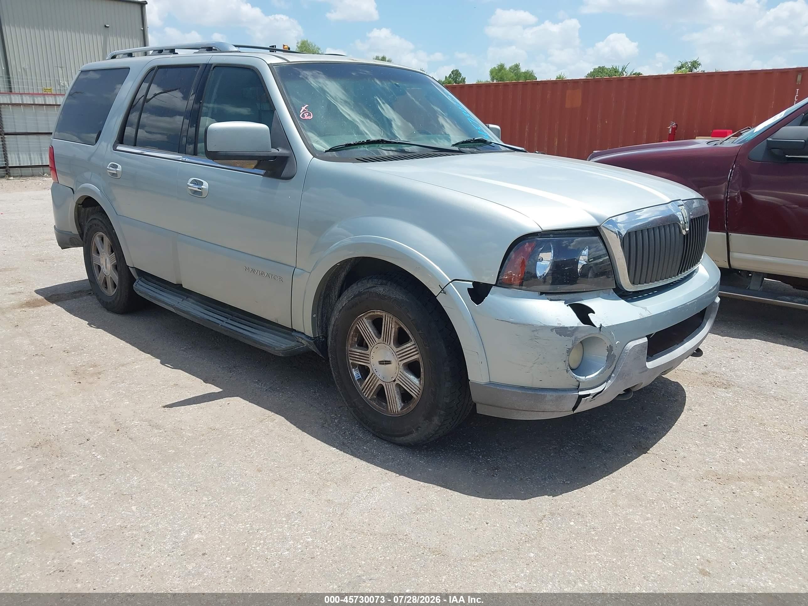 2005 Lincoln Navigator Luxury, VIN 5LMFU27545LJ12617 — Normal wear