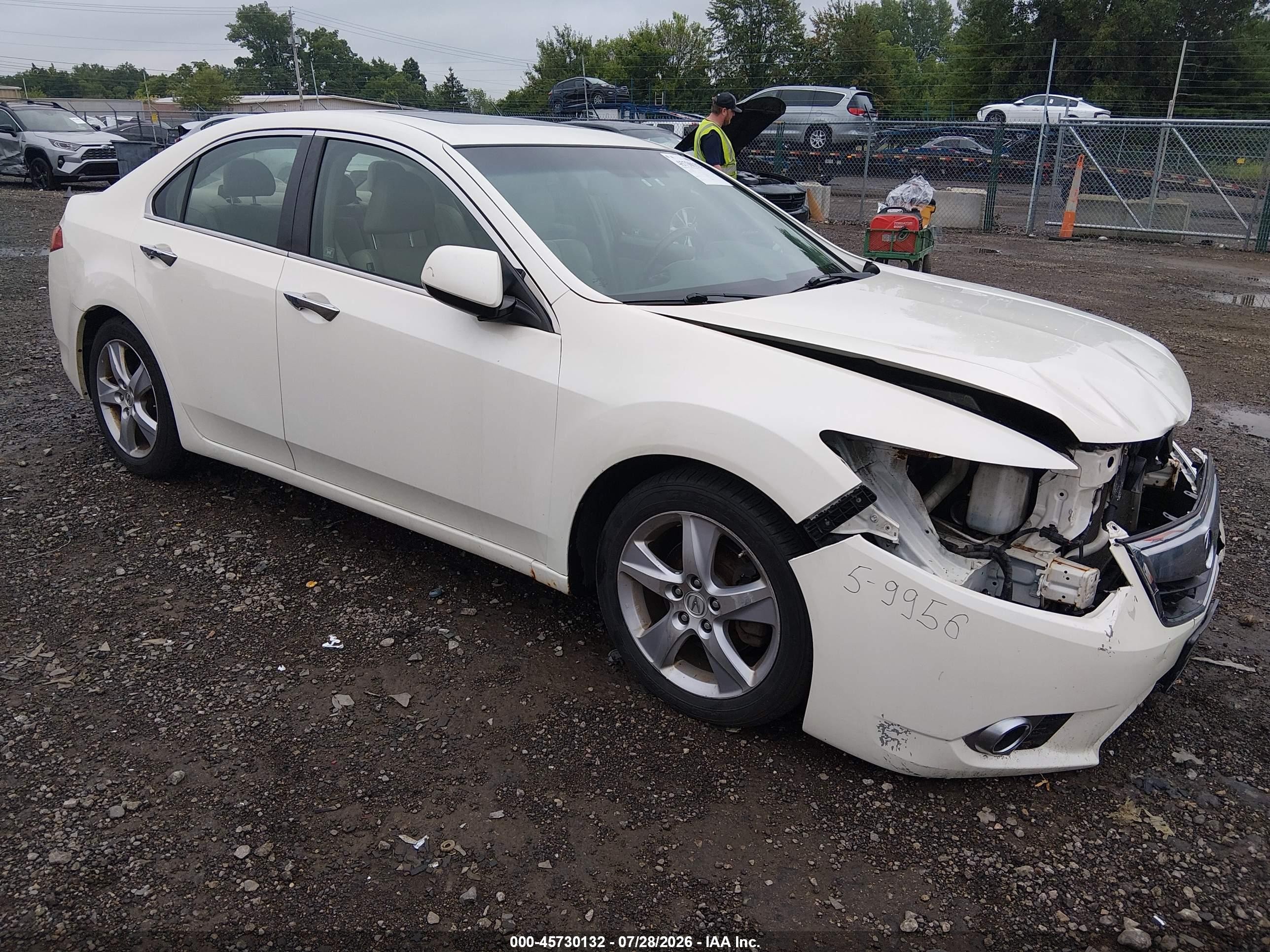 2011 Acura TSX, VIN JH4CU2F64BC012306 — Front end