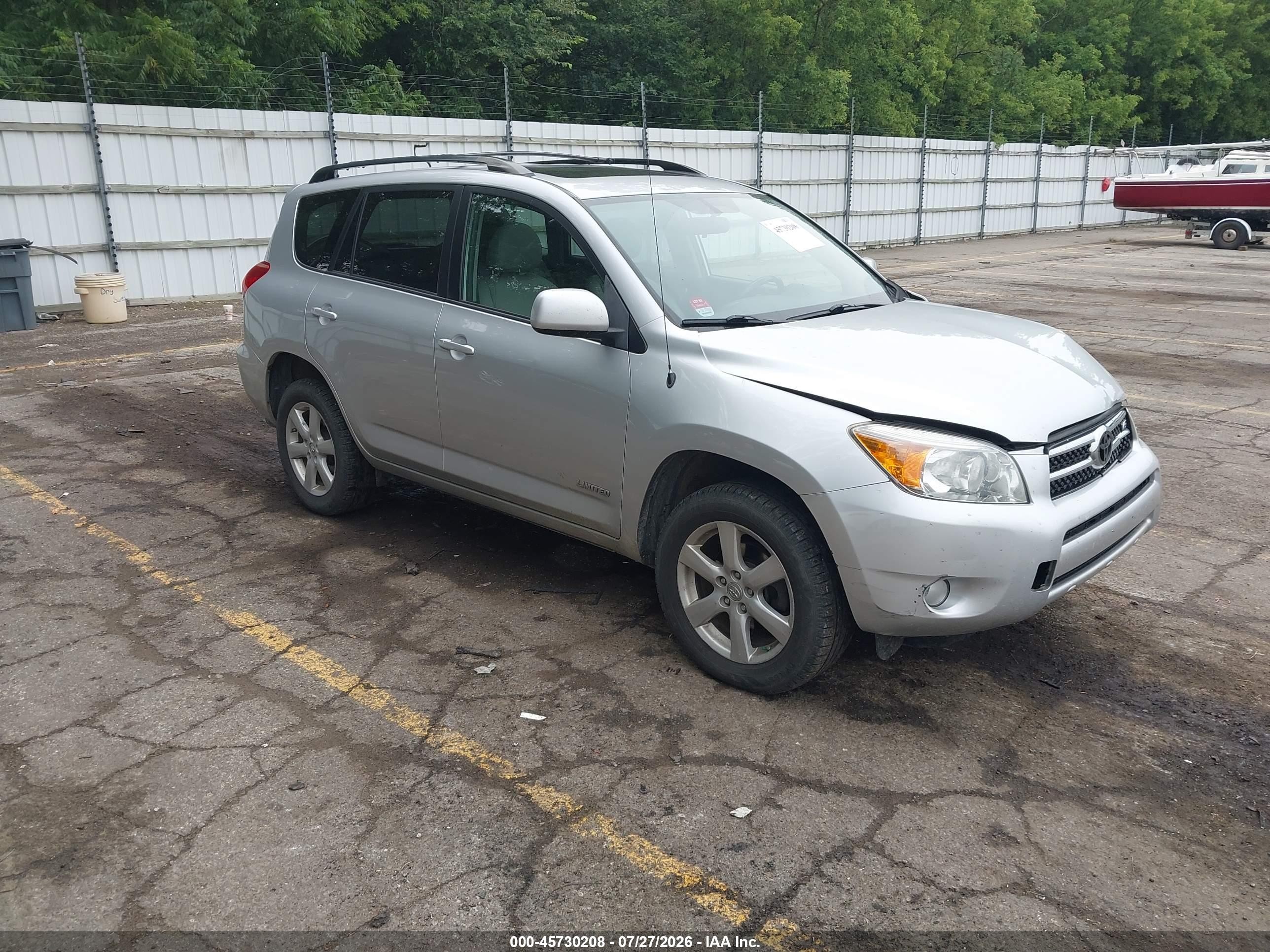 2008 Toyota RAV4 Limited, VIN JTMBK31VX85059909 — Front end