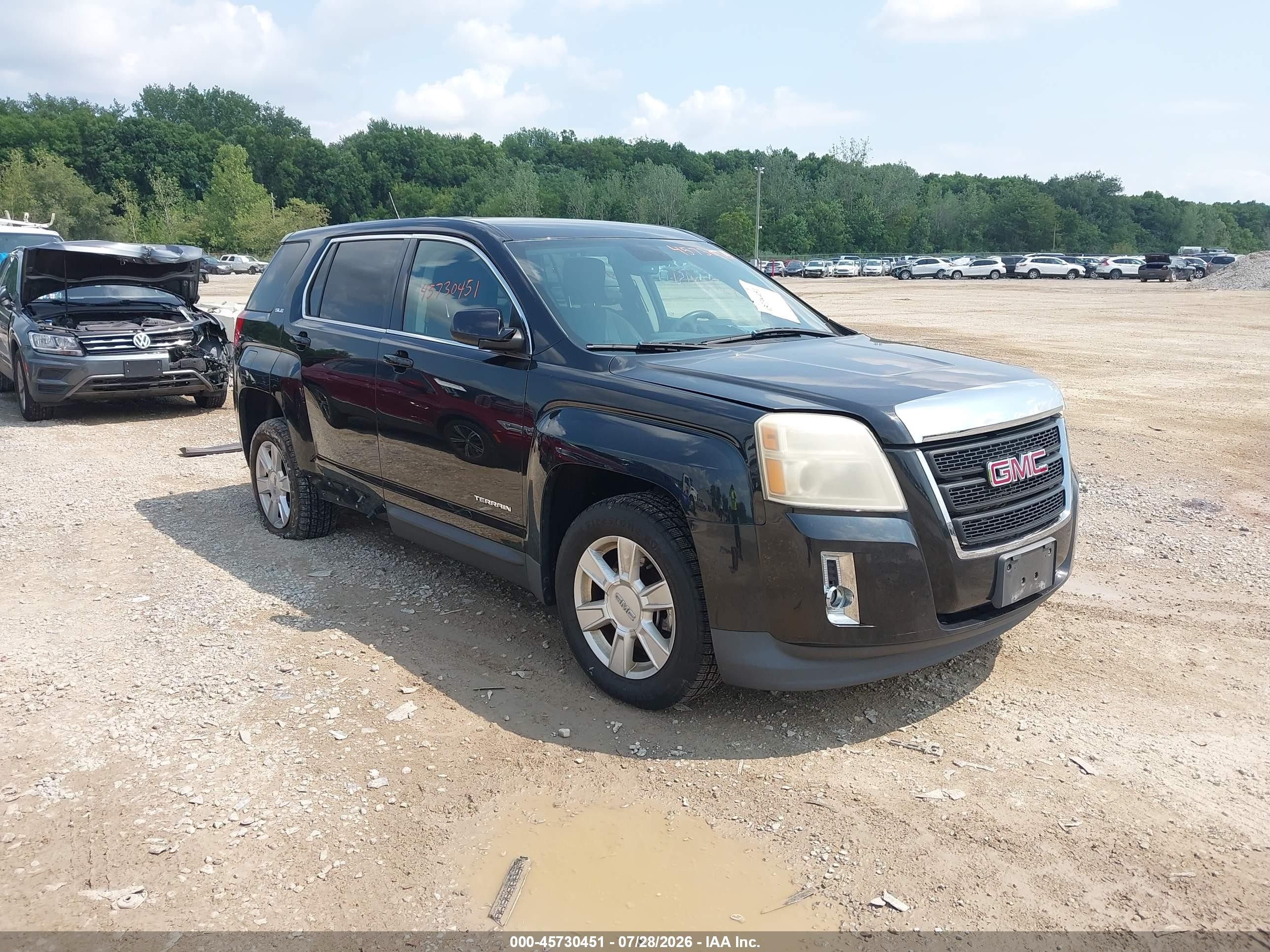 2013 GMC Terrain SLE, VIN 2GKALMEKXD6294490 — Front end