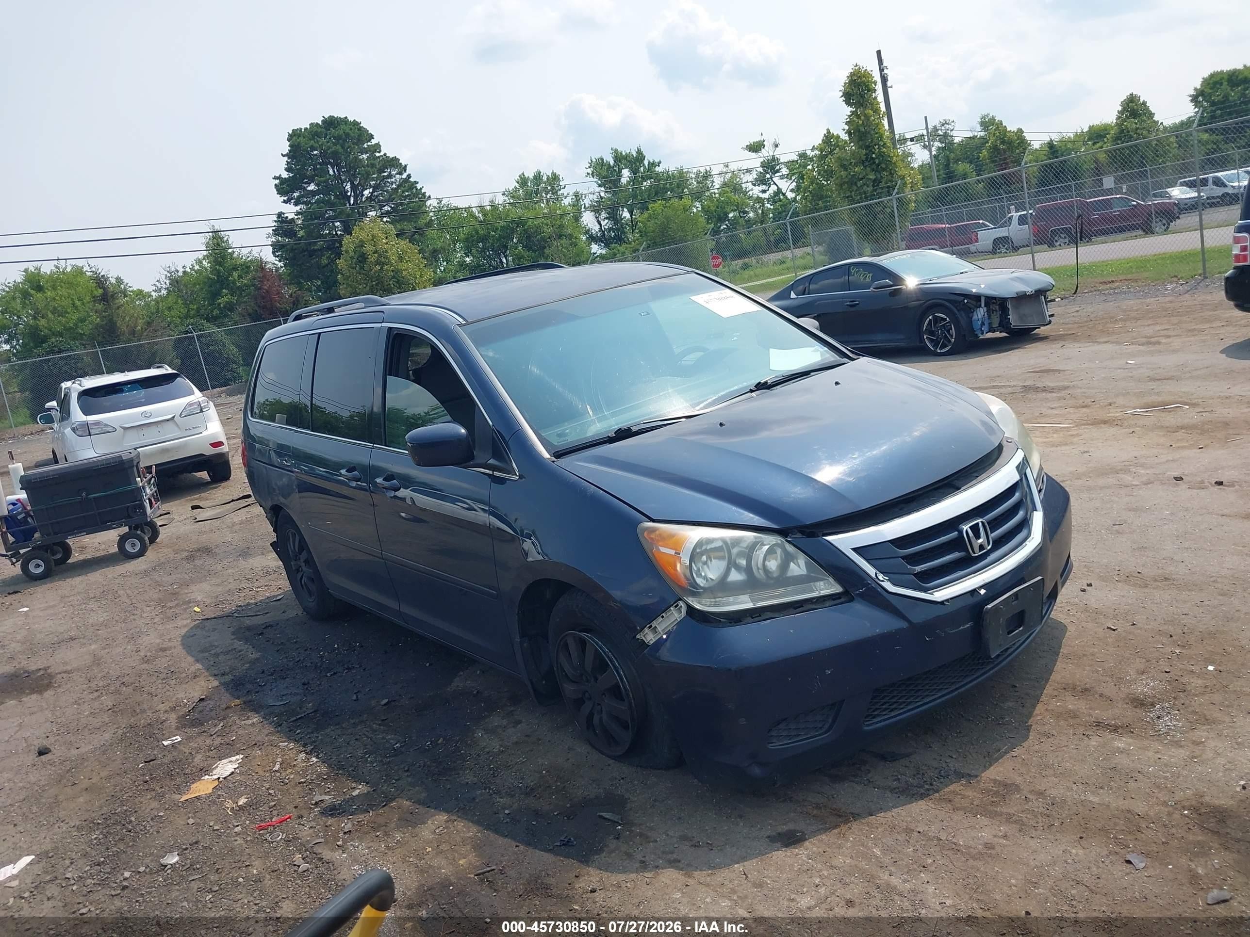 2009 Honda Odyssey EX, VIN 5FNRL38429B412393 — Rear end