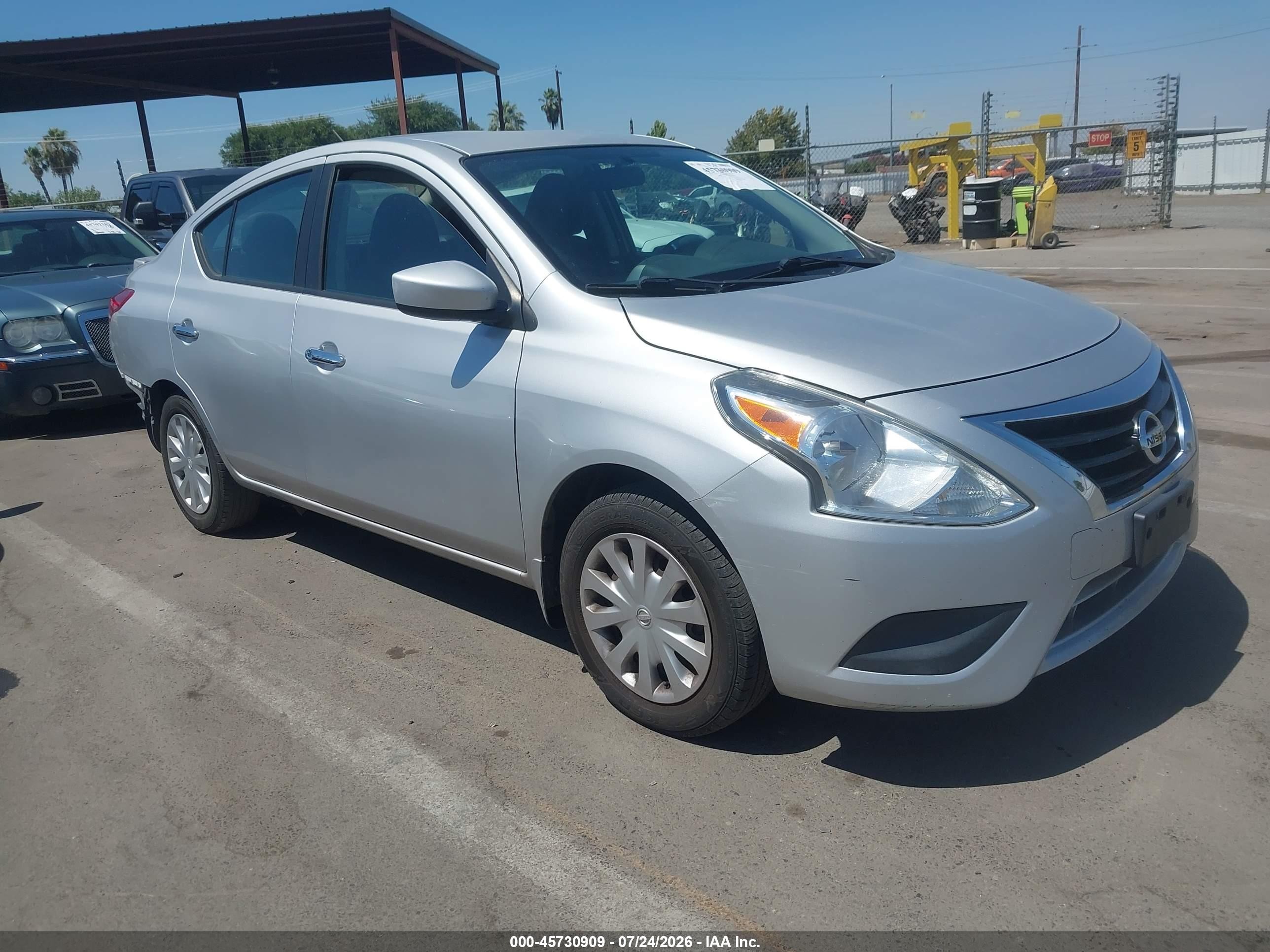 2016 Nissan Versa SV, VIN 3N1CN7APXGL839379 — Normal wear