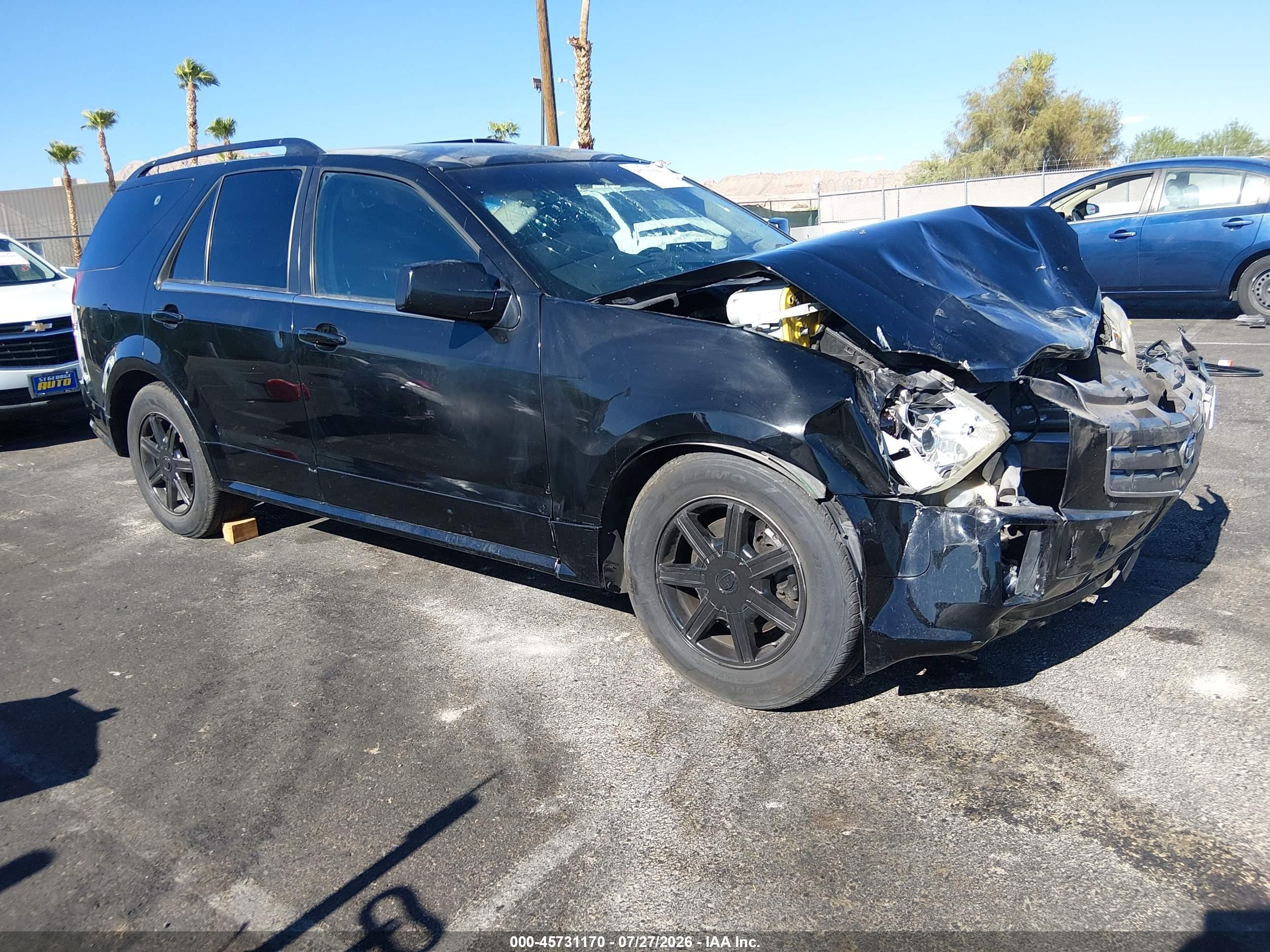 2004 Cadillac SRX, VIN 1GYEE637340162613 — Перед