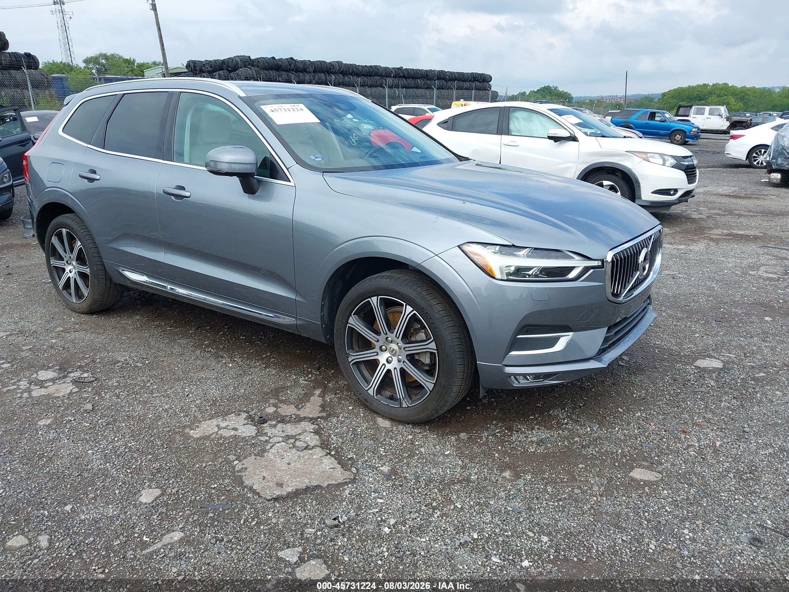 2020 Volvo XC60 Inscription, VIN YV4A22RL6L1498837 — Rear end