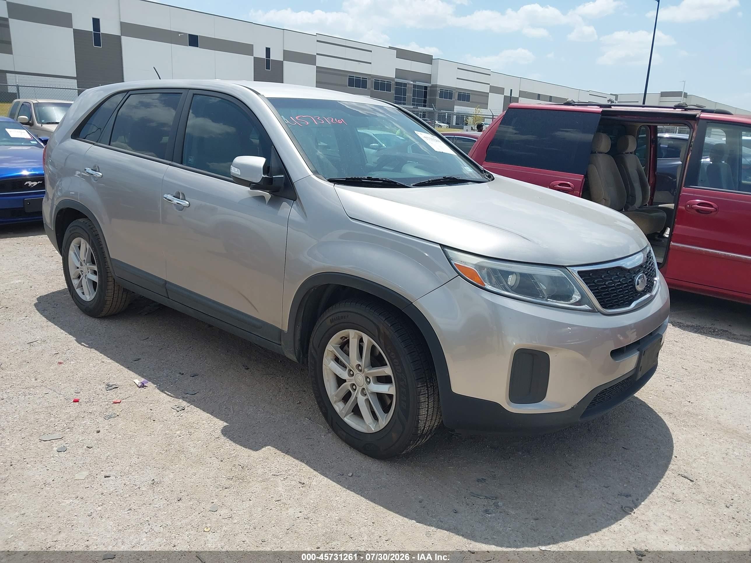 2015 Kia Sorento LX, VIN 5XYKT3A61FG602820 — Обычный износ