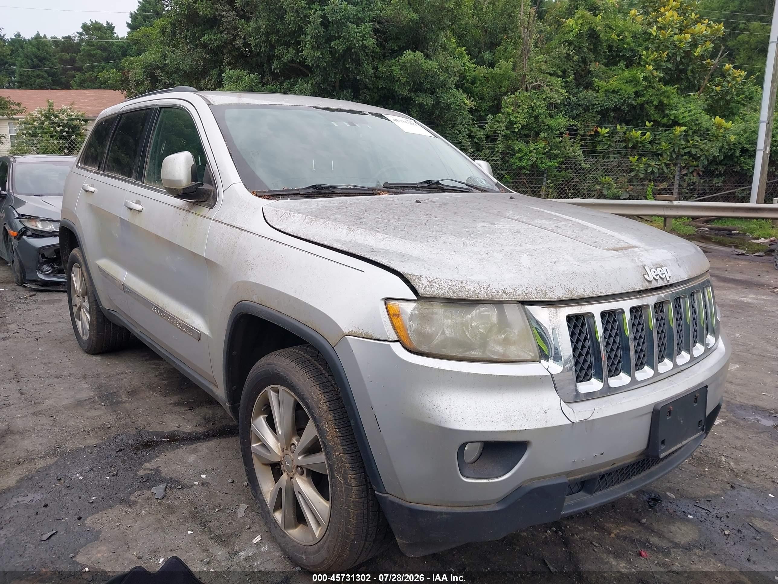 2013 Jeep Grand Cherokee Laredo, VIN 1C4RJFAG7DC557561 — Normal wear
