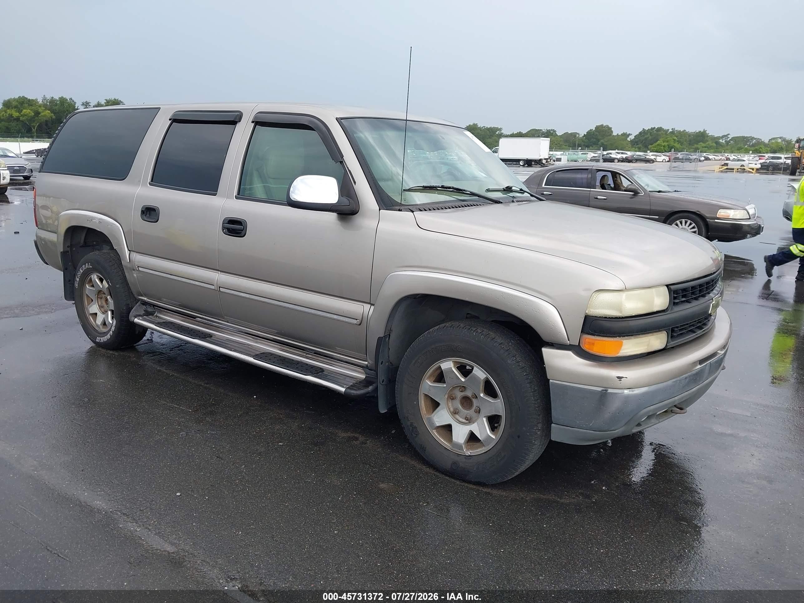 2000 Chevrolet Suburban LT, VIN 3GNEC16T4YG218722 — Side