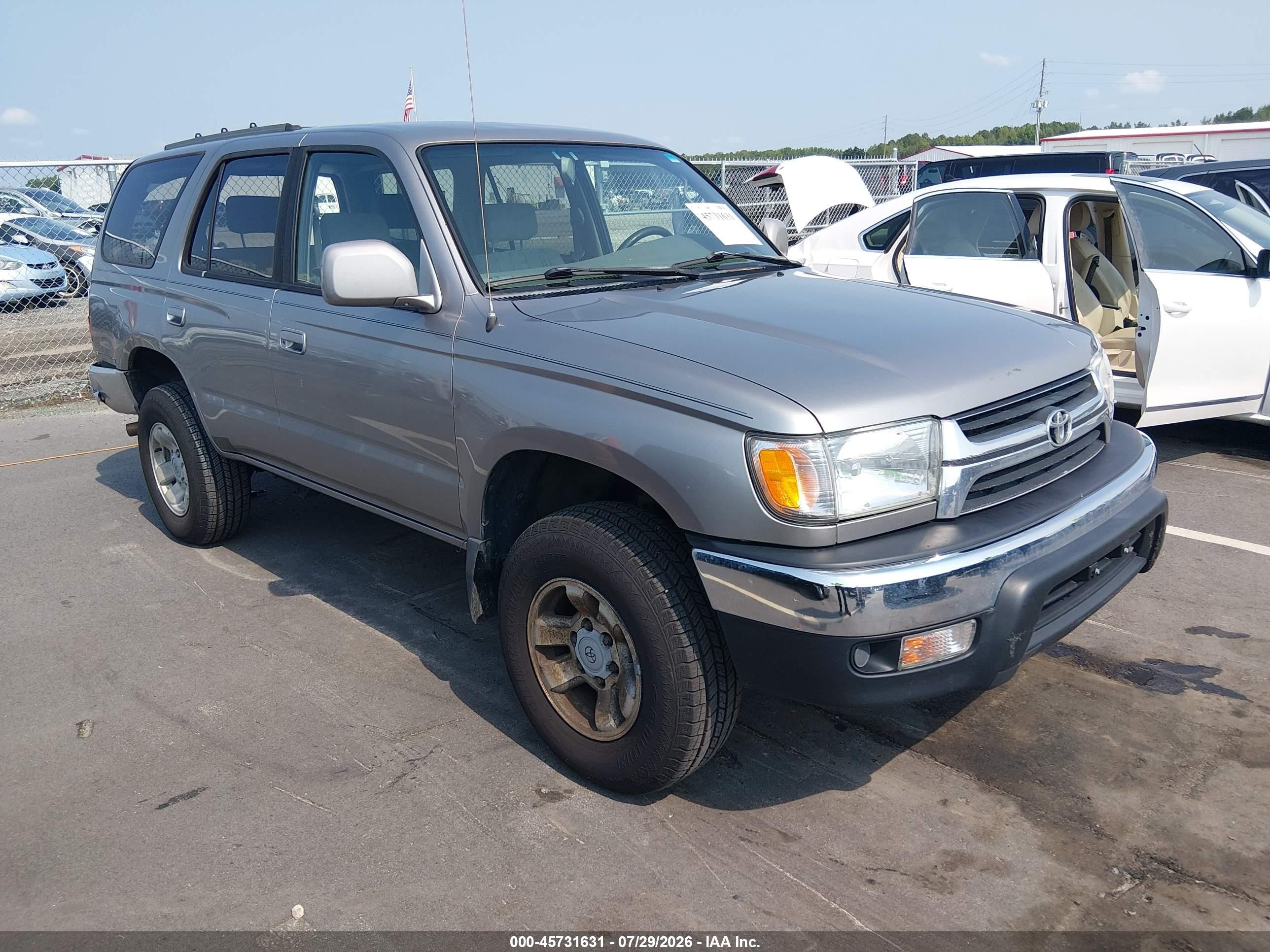 2002 Toyota 4Runner SR5, VIN JT3HN86R329076775 — Rear end