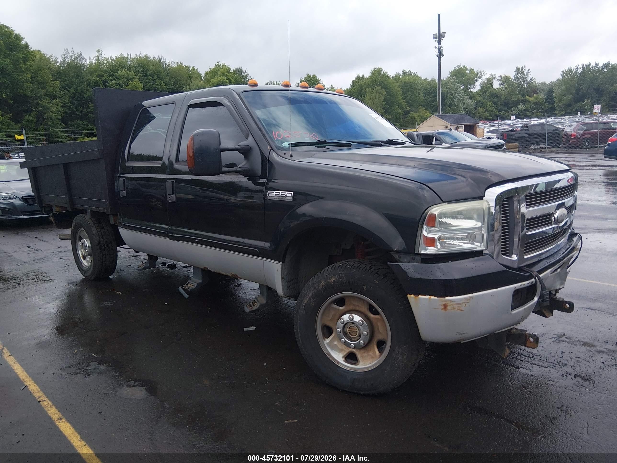 2005 Ford F-250 XL, VIN 1FTSW21535EB58906 — Front end