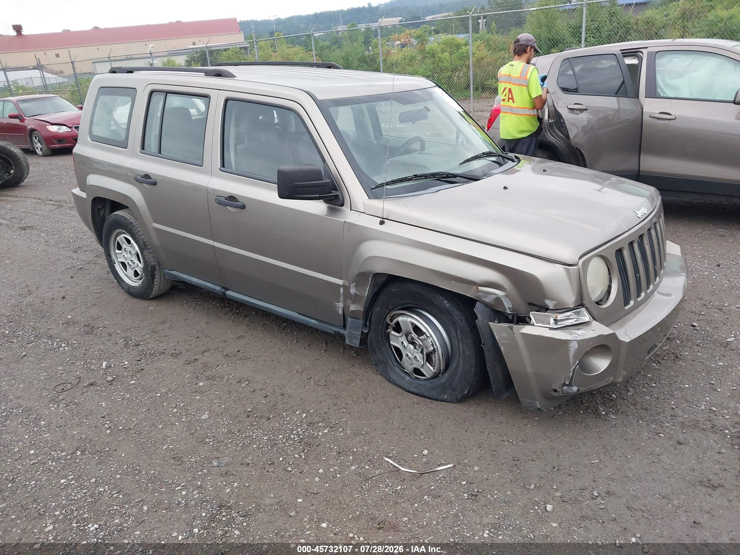 2007 Jeep Patriot Sport, VIN 1J8FT28047D358778 — Front end
