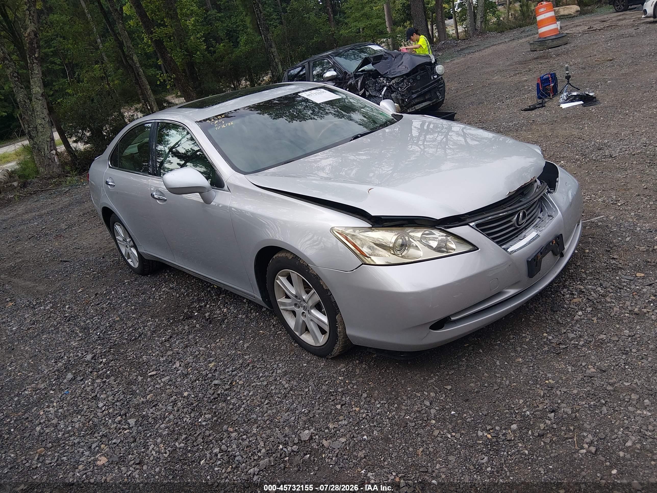 2007 Lexus ES 330, VIN JTHBJ46G672113756 — Перед