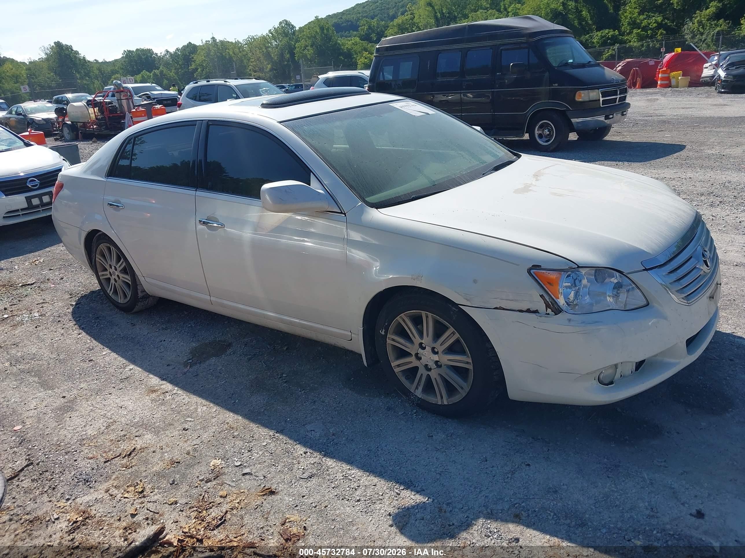 2009 Toyota Avalon XL, VIN 4T1BK36B19U329255 — Normal wear