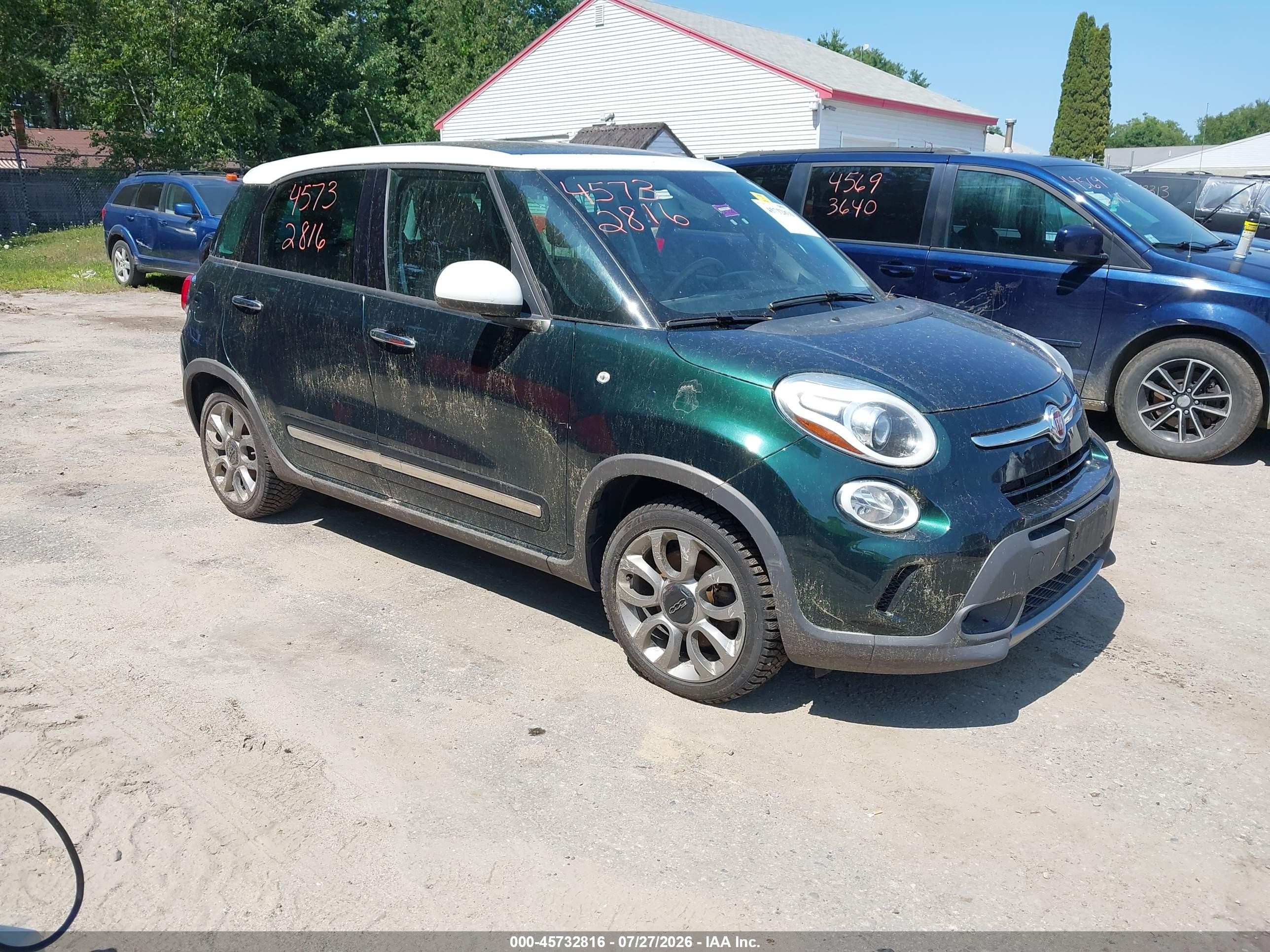 2016 FIAT 500L Urbana Trekking, VIN ZFBCFADH5GZ037653 — Normal wear