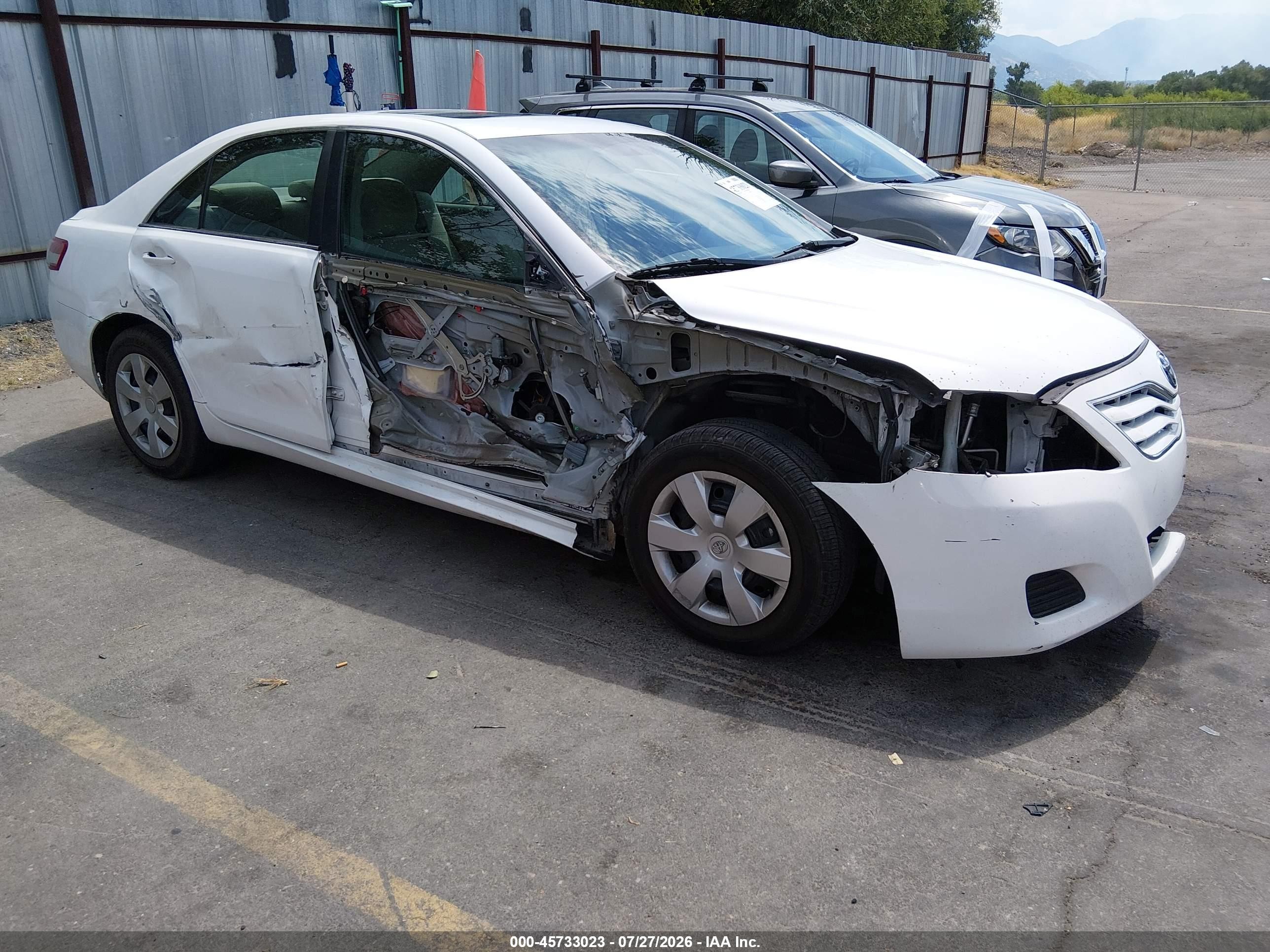 2010 Toyota Camry LE, VIN 4T1BF3EK5AU557947 — Side