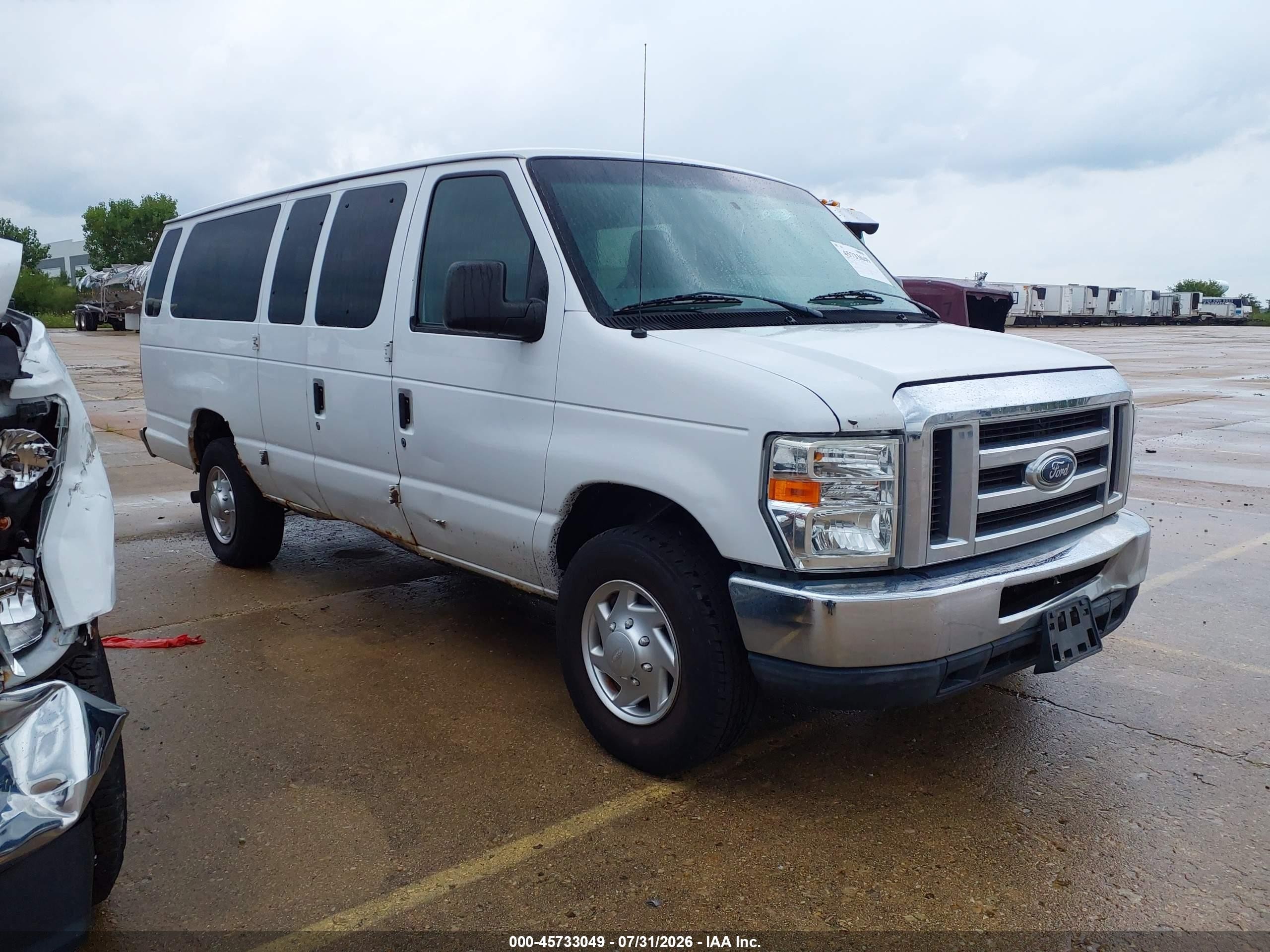 2012 Ford Econoline Passenger XLT, VIN 1FBSS3BL8CDA76353 — Normal wear