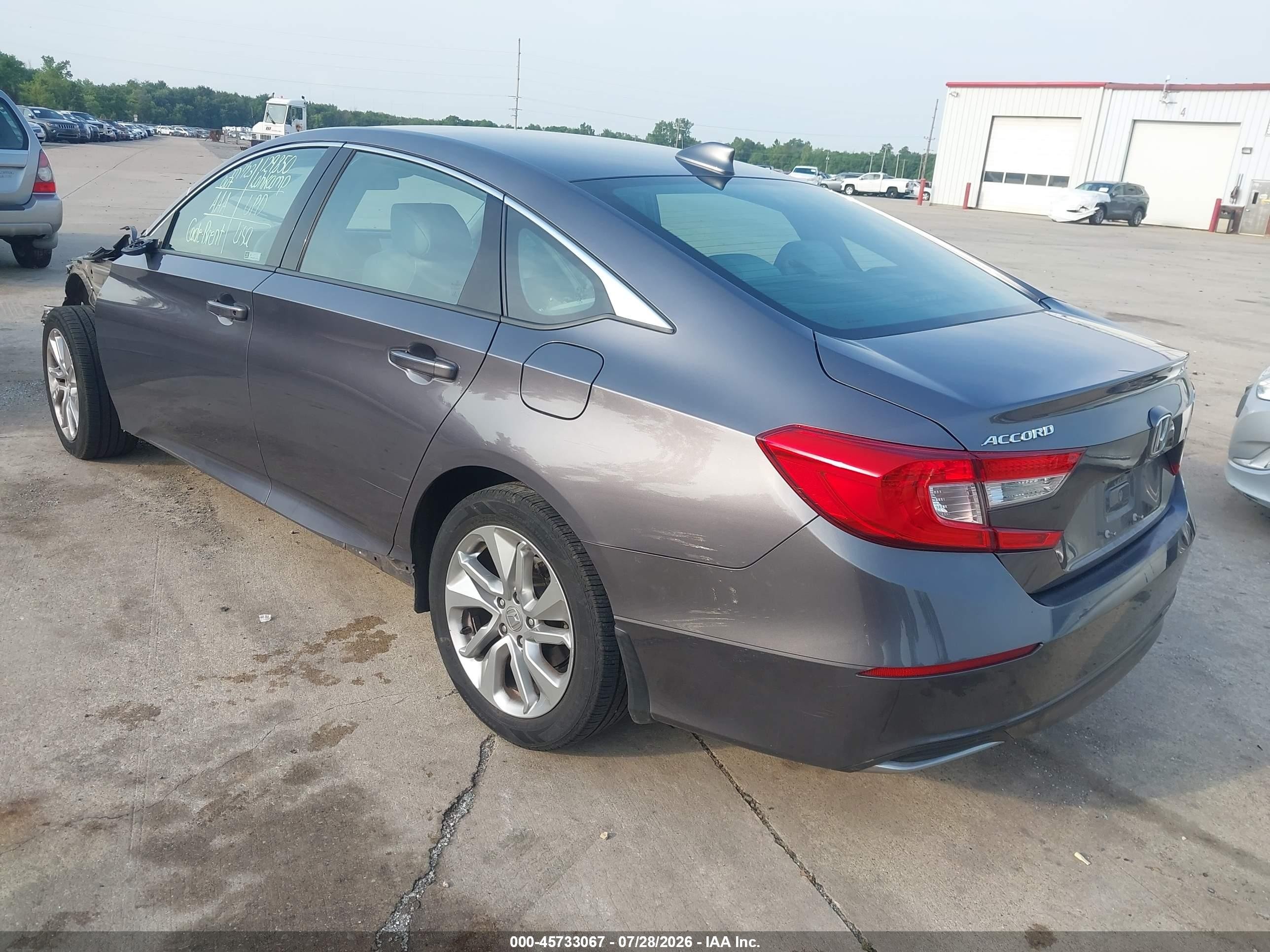 2020 Honda Accord LX, VIN 1HGCV1F11LA016390 — Перед