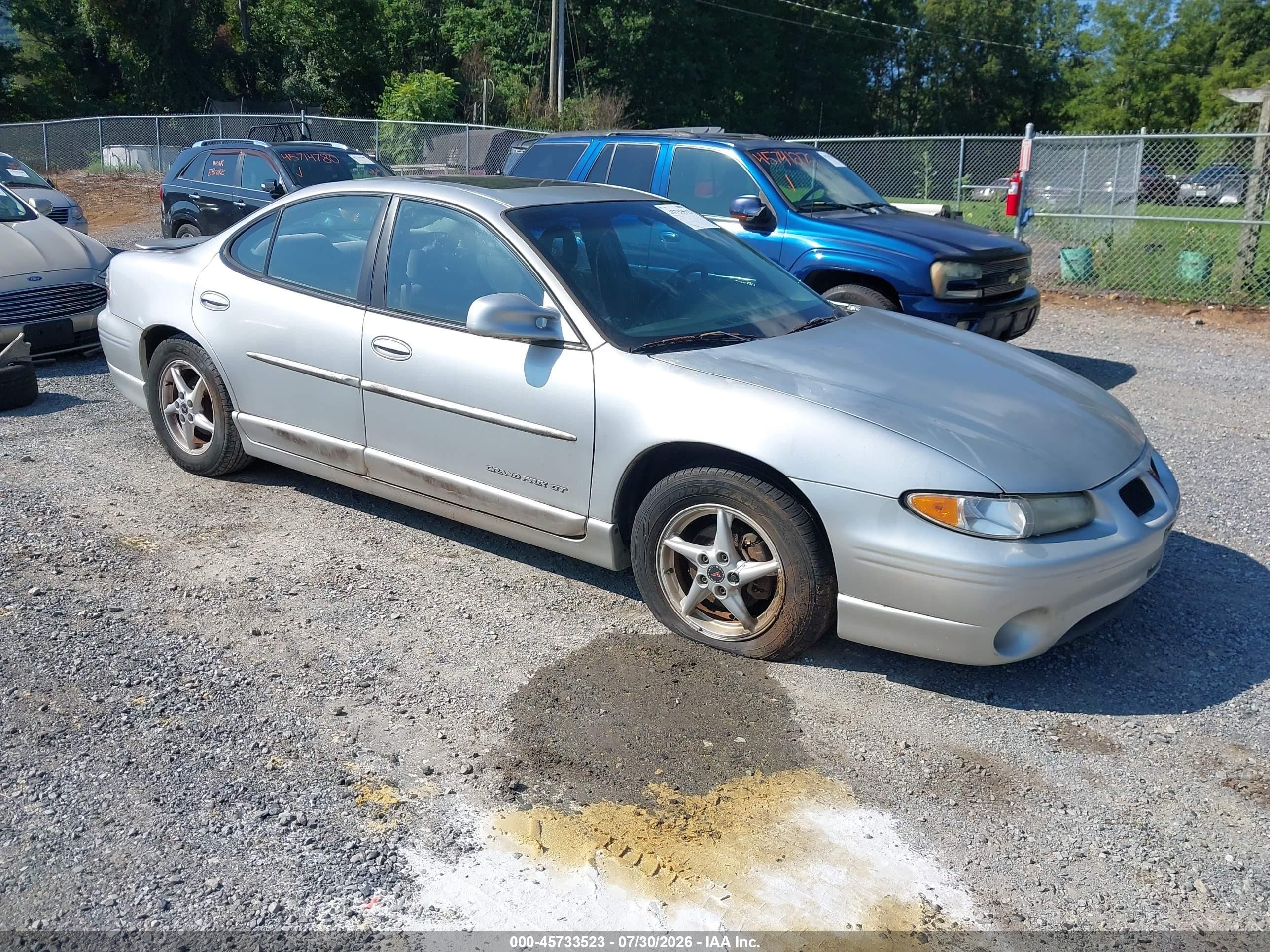2003 Pontiac Grand Prix GT, VIN 1G2WP52K33F152197 — Normal wear