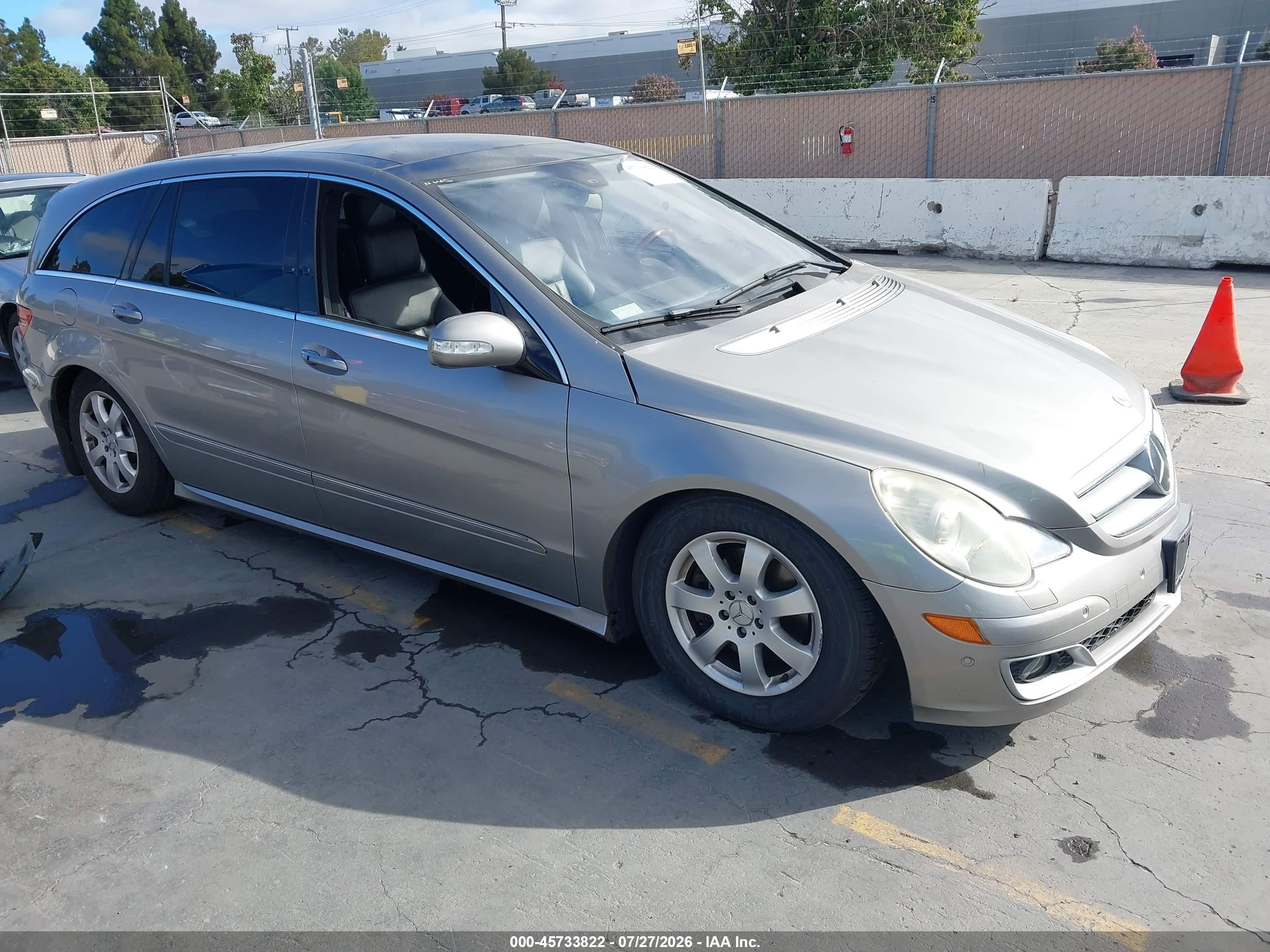 2007 Mercedes-Benz R 3.5L, VIN 4JGCB65EX7A046546 — Normal wear