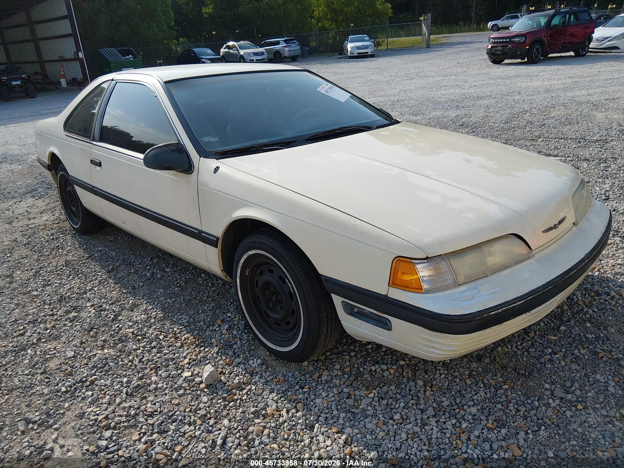 1989 Ford Thunderbird LX, VIN 1FAPP624XKH108455 — Normal wear