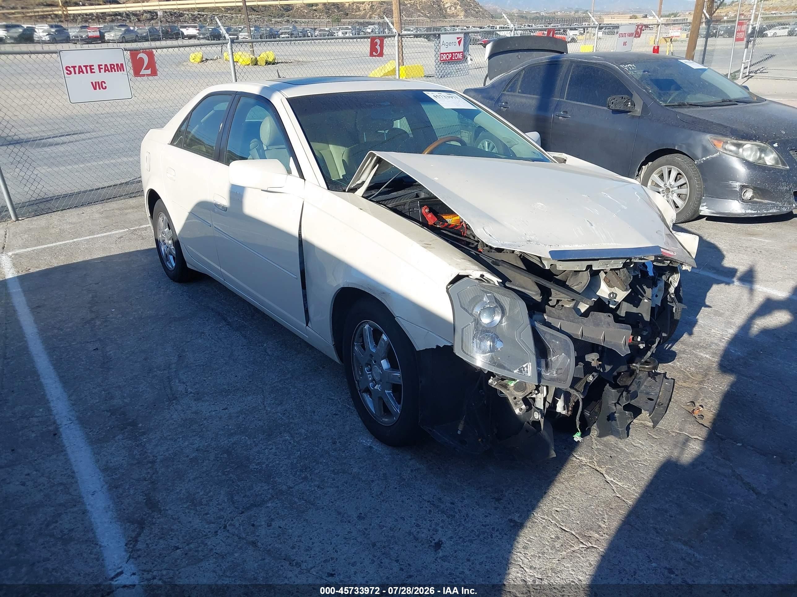 2005 Cadillac CTS, VIN 1G6DP567750161566 — Перед