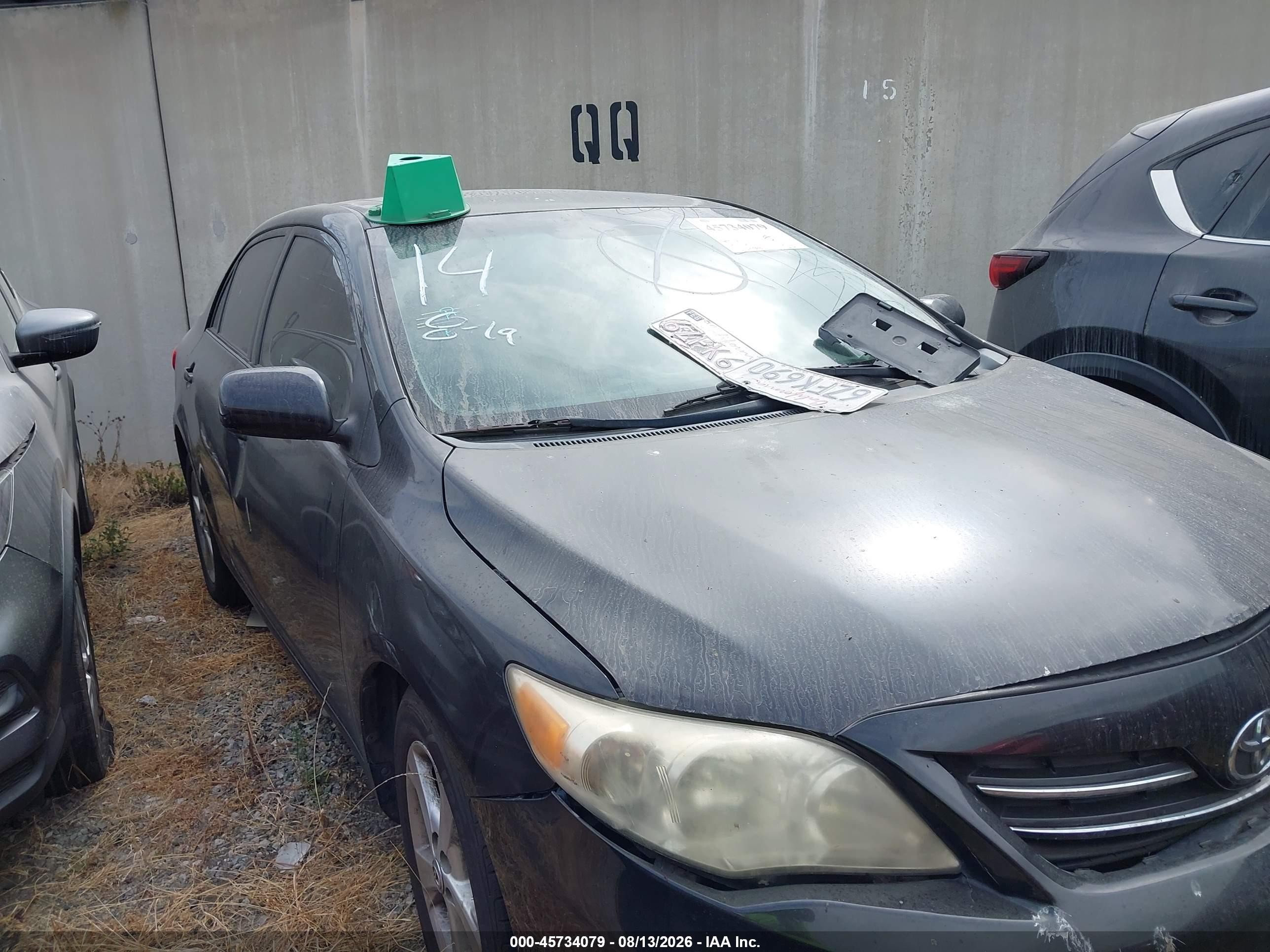 2013 Toyota Corolla LE, VIN 5YFBU4EE9DP105091 — Перед